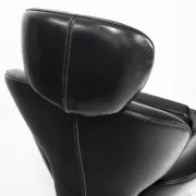 "Dodo" armchair in black leather. Design by Toshiyuki Kita. Cassina. Italy.