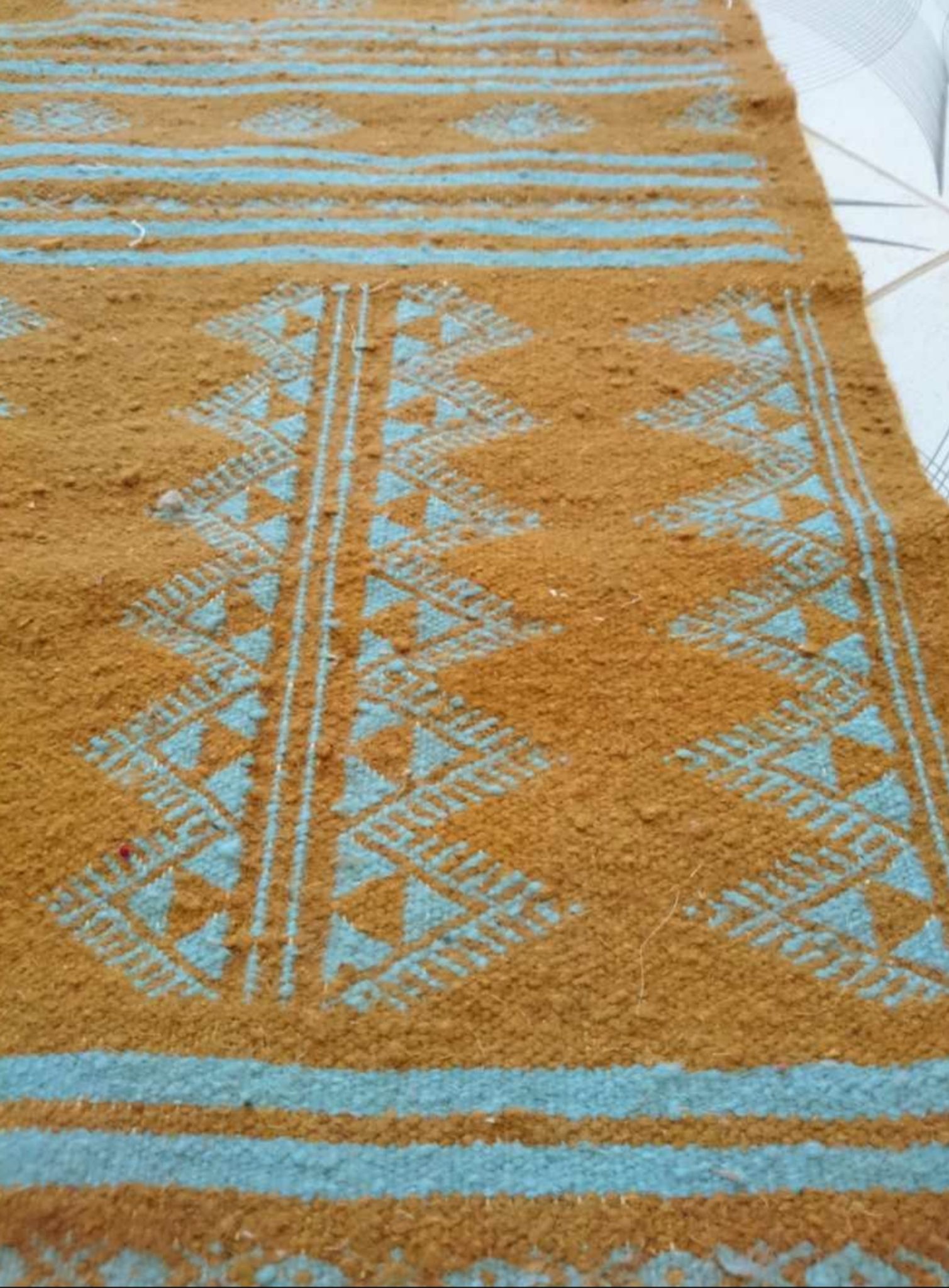 Tapis berbère marron et bleu 118 x 61 cm