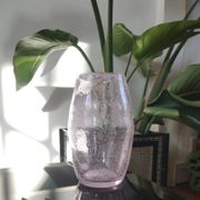 Vase artisanal en verre bullé rose/transparent