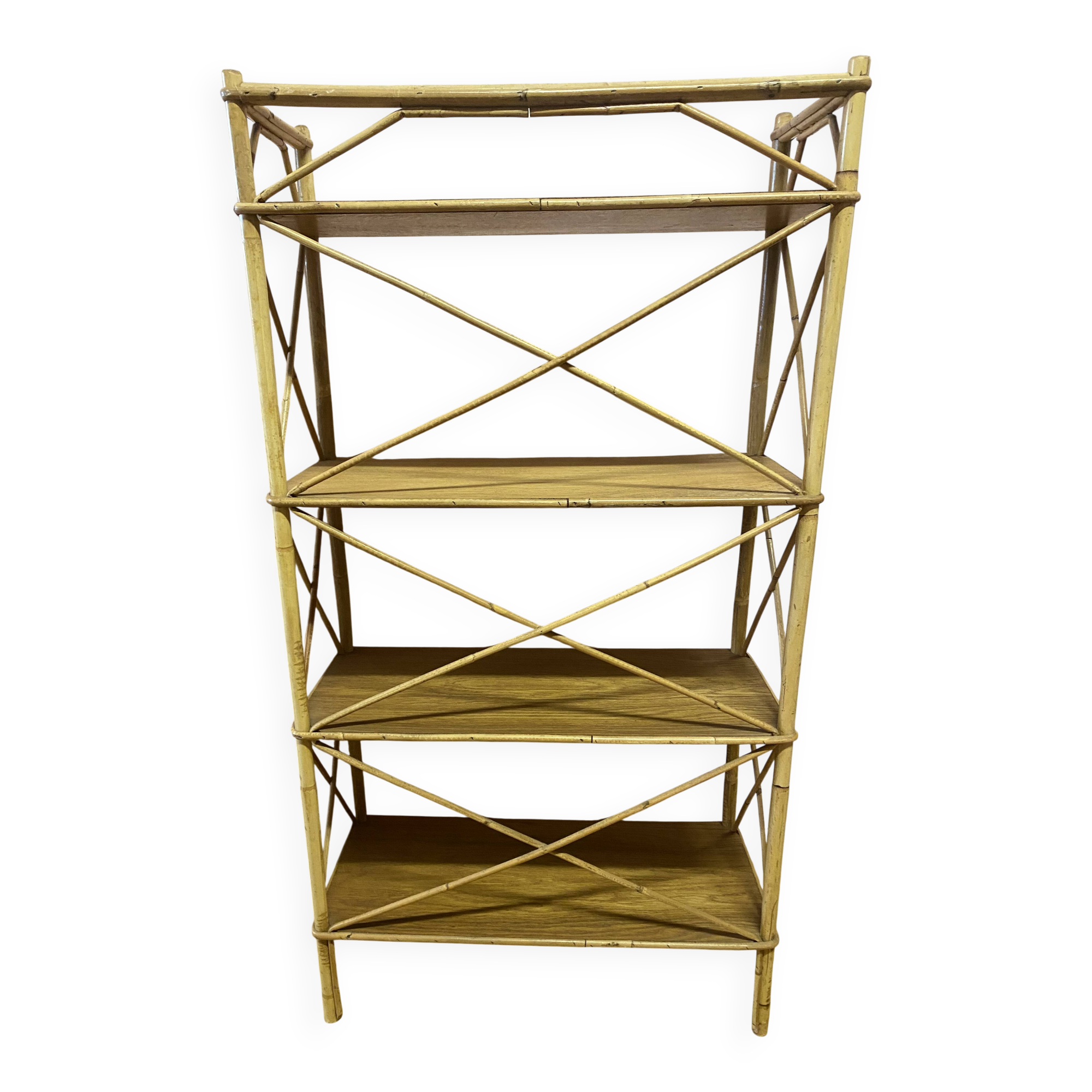 Etagère en rotin 4 plateaux, excellent état.