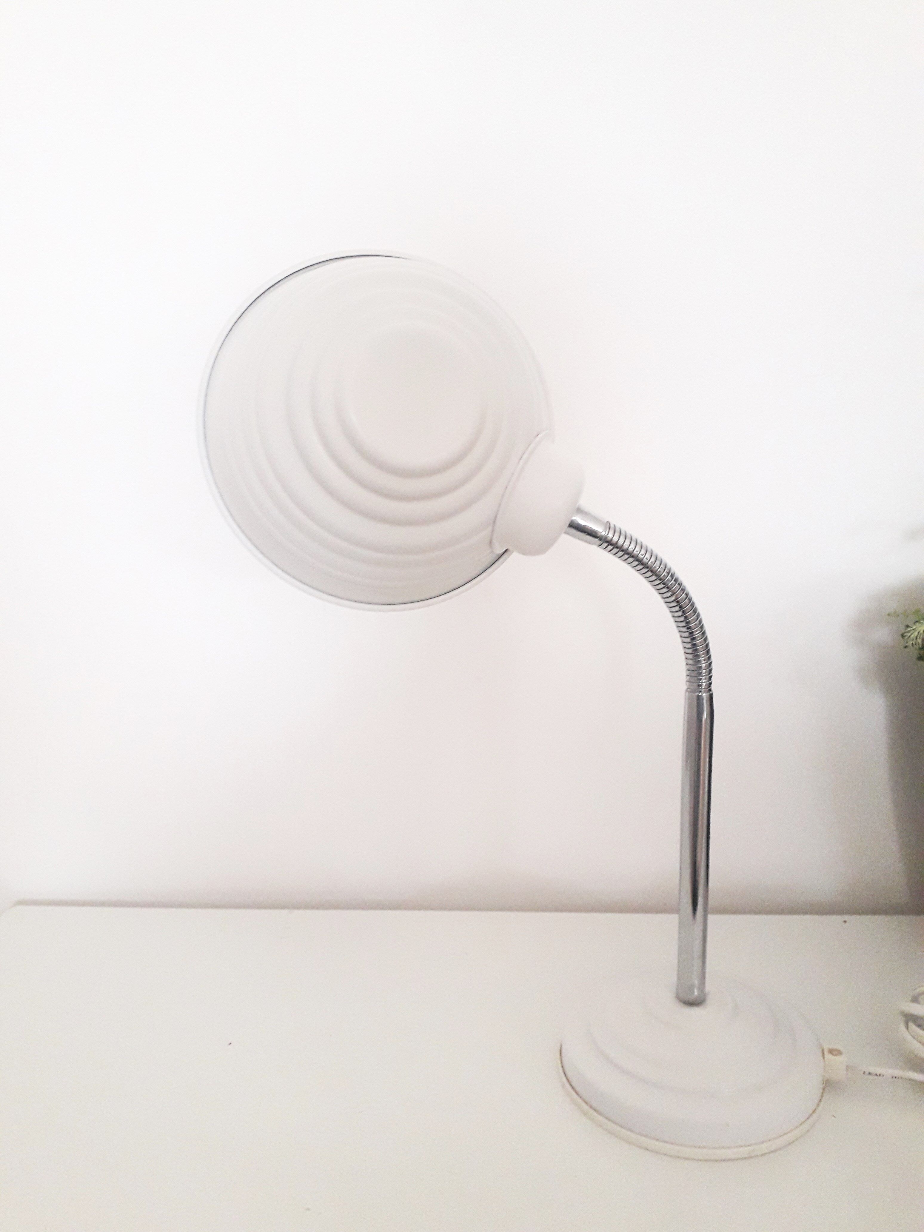 Vintage desk lamp - white lacquered metal - 1980