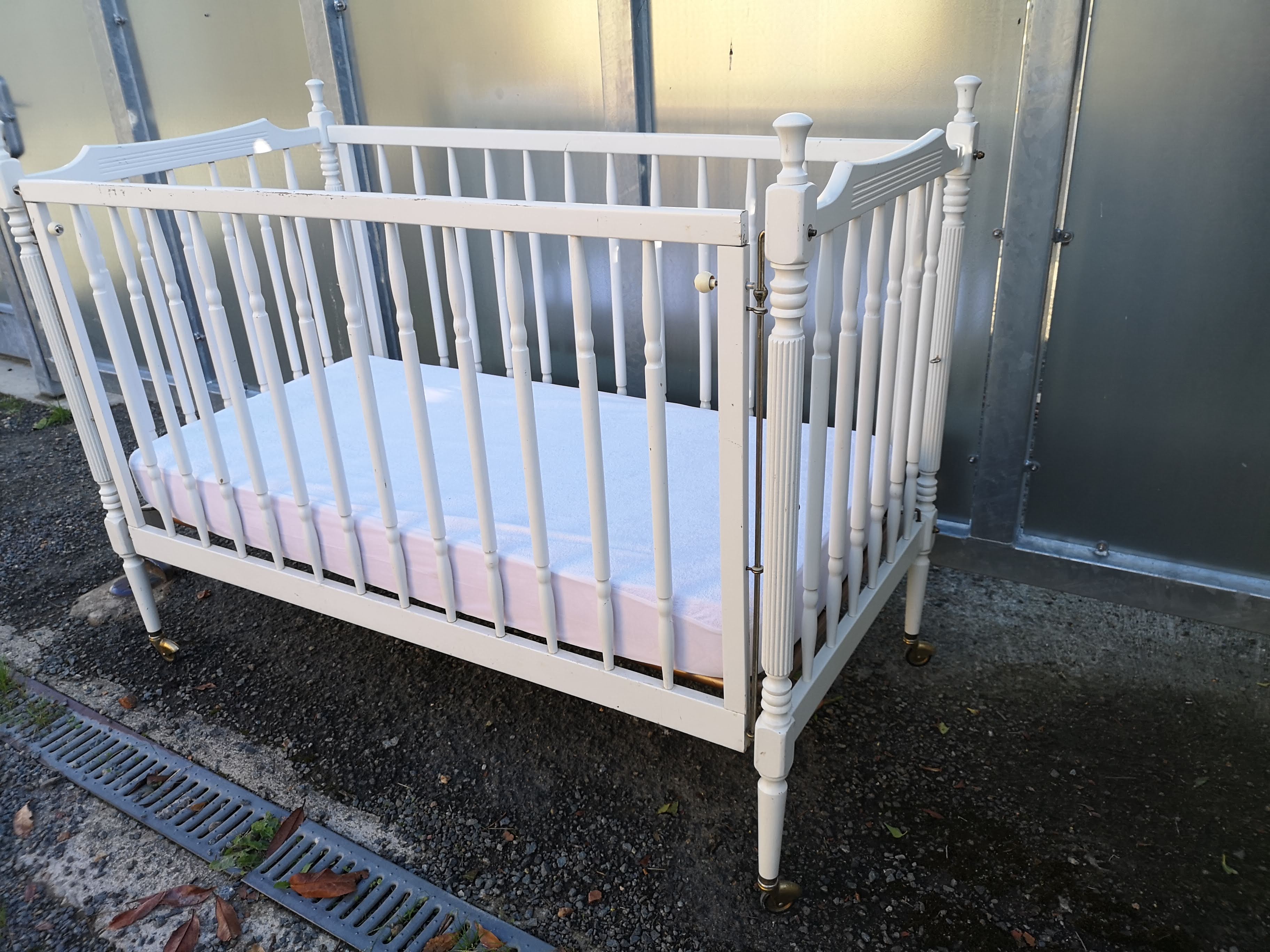 English style child bed