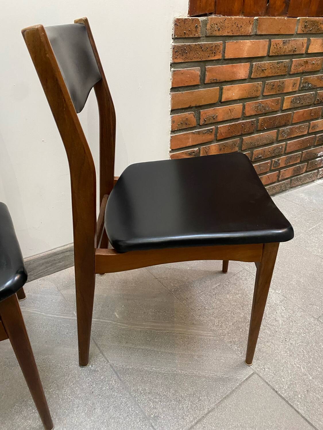 Set of 6 Scandinavian Skaï and teak wood chairs