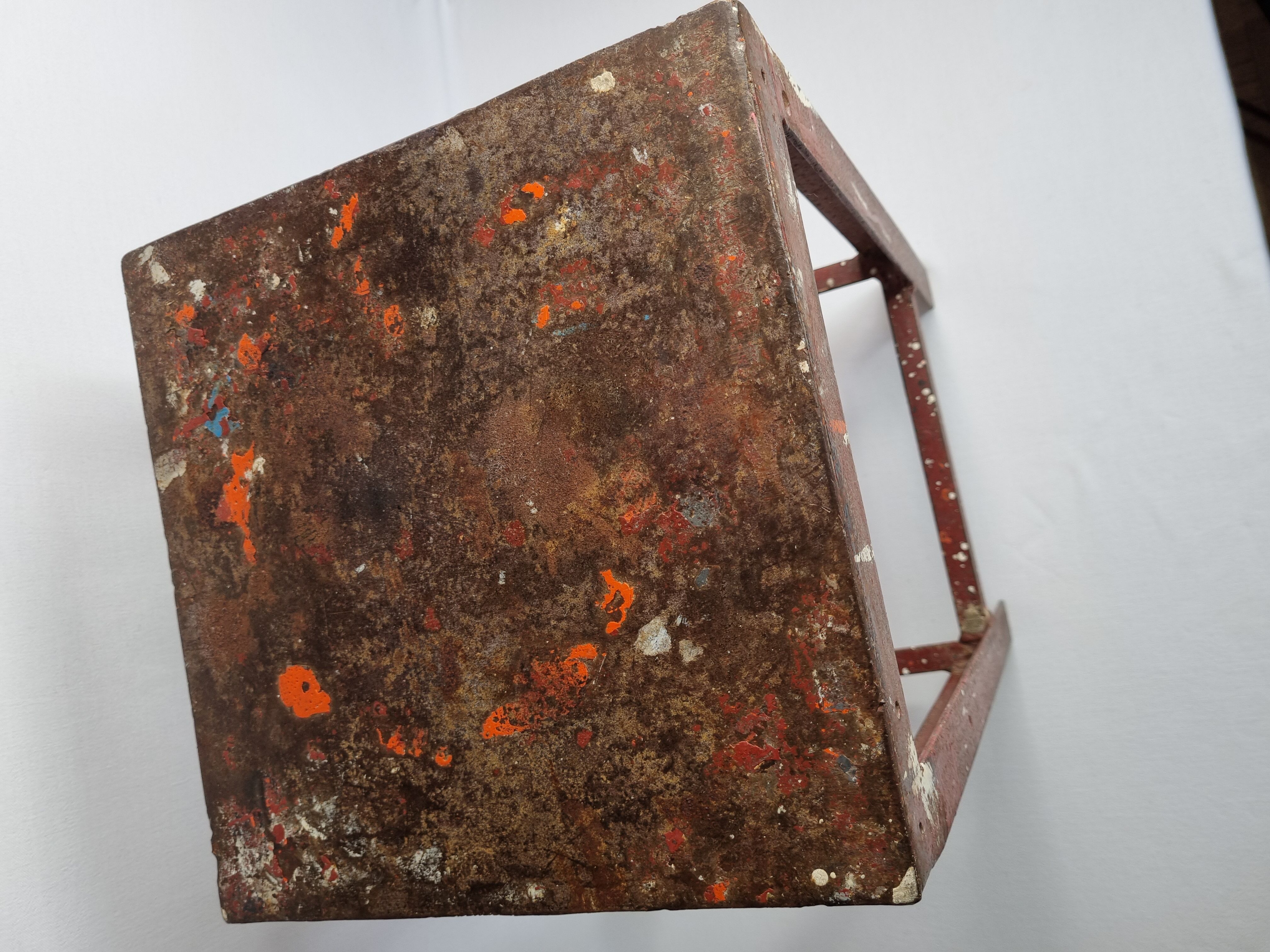 Metal workshop stool, 44 cm