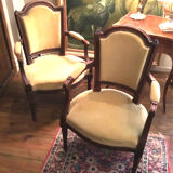 Paire de fauteuils de style Louis XVI velours jaune