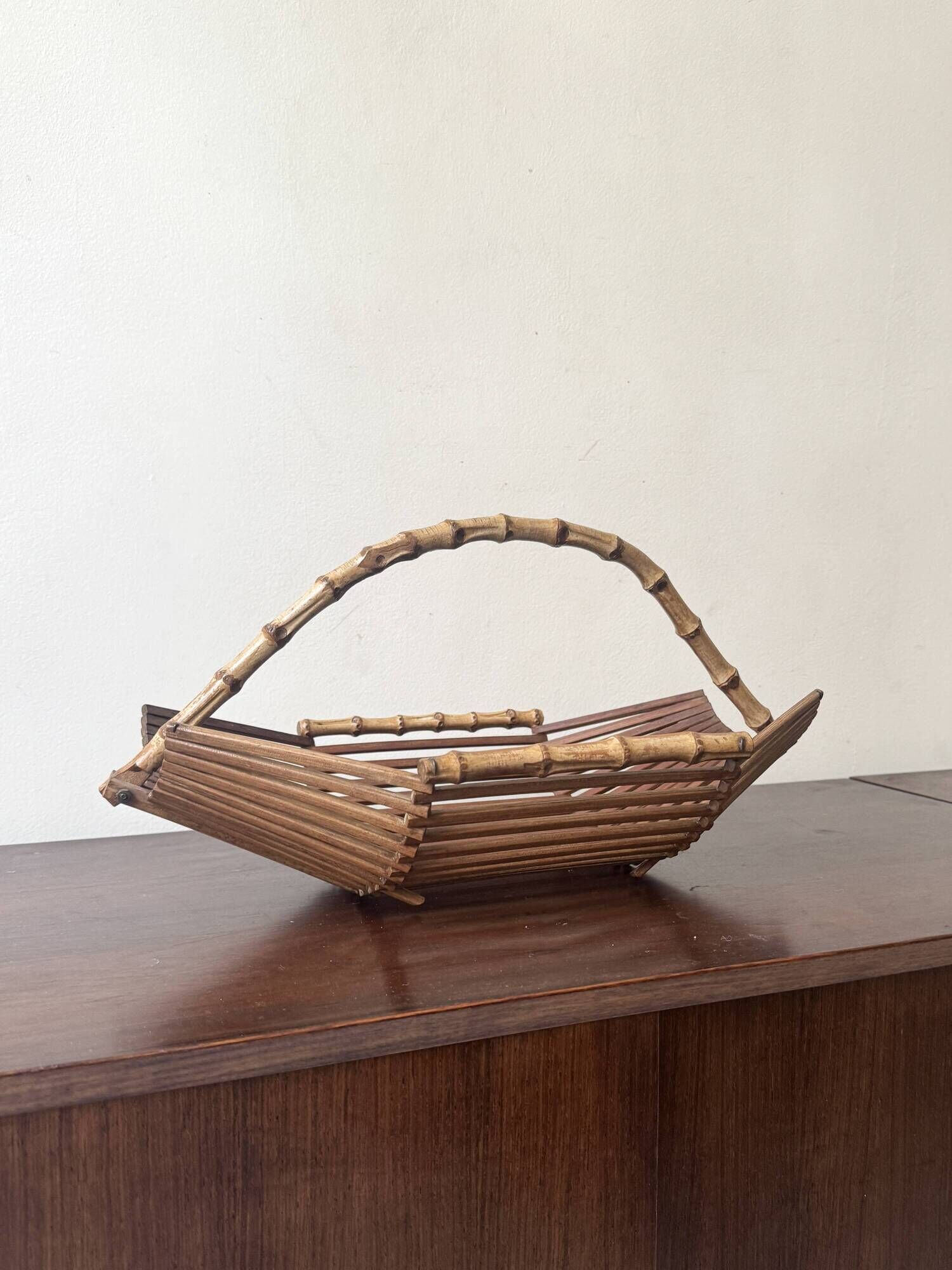 Basket / fruit bowl in wood and bamboo, France 1950