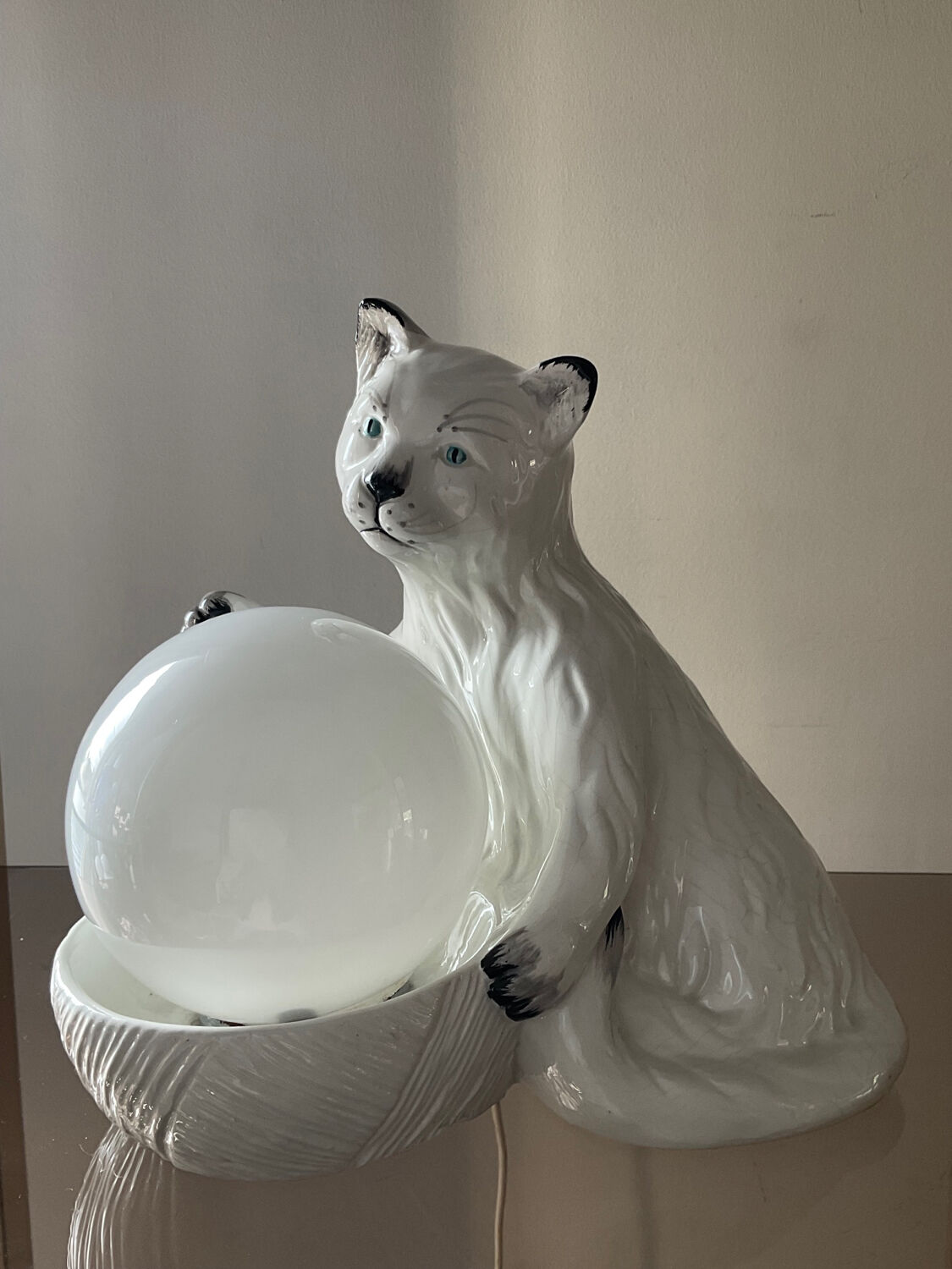 Vintage ceramic cat lamp from the 70s