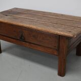Table basse rustique en châtaignier de style ferme espagnole du XVIIIe siècle