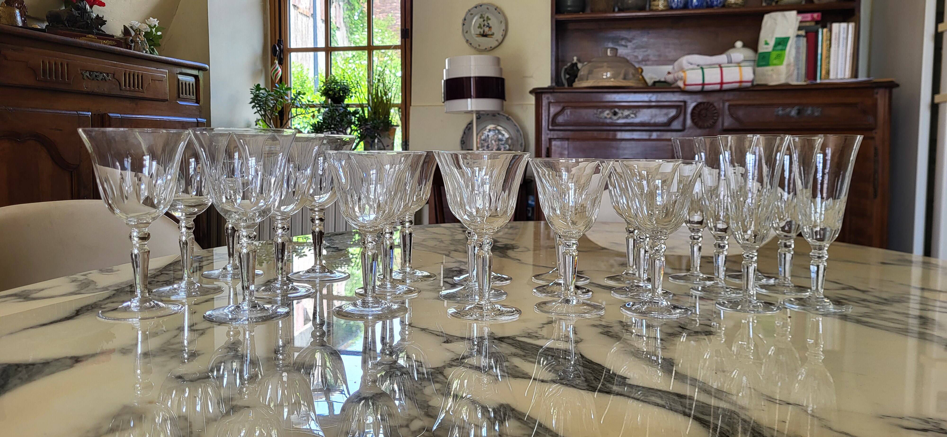 24-piece Art Deco glassware set