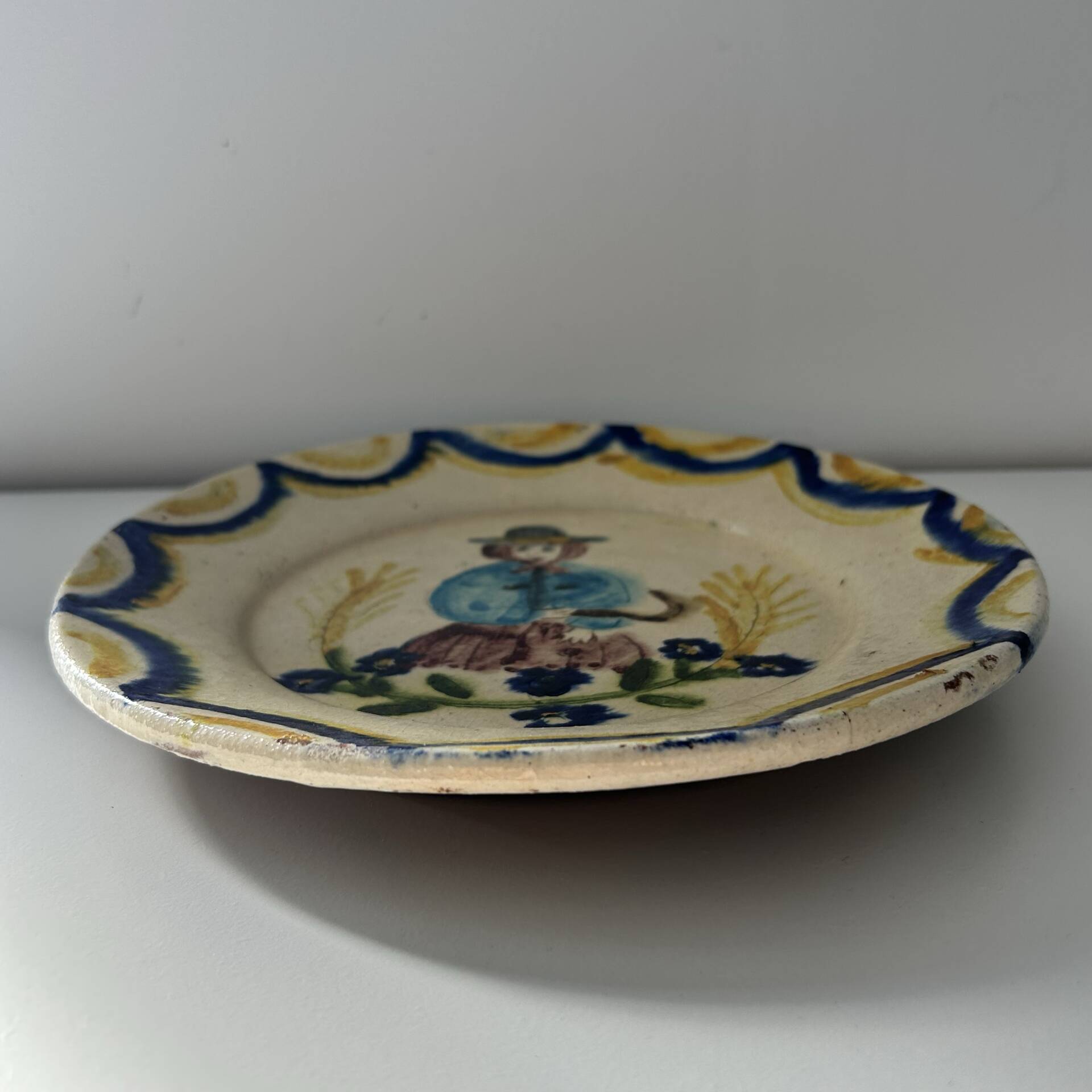 Old plate signed Redondo Martelo