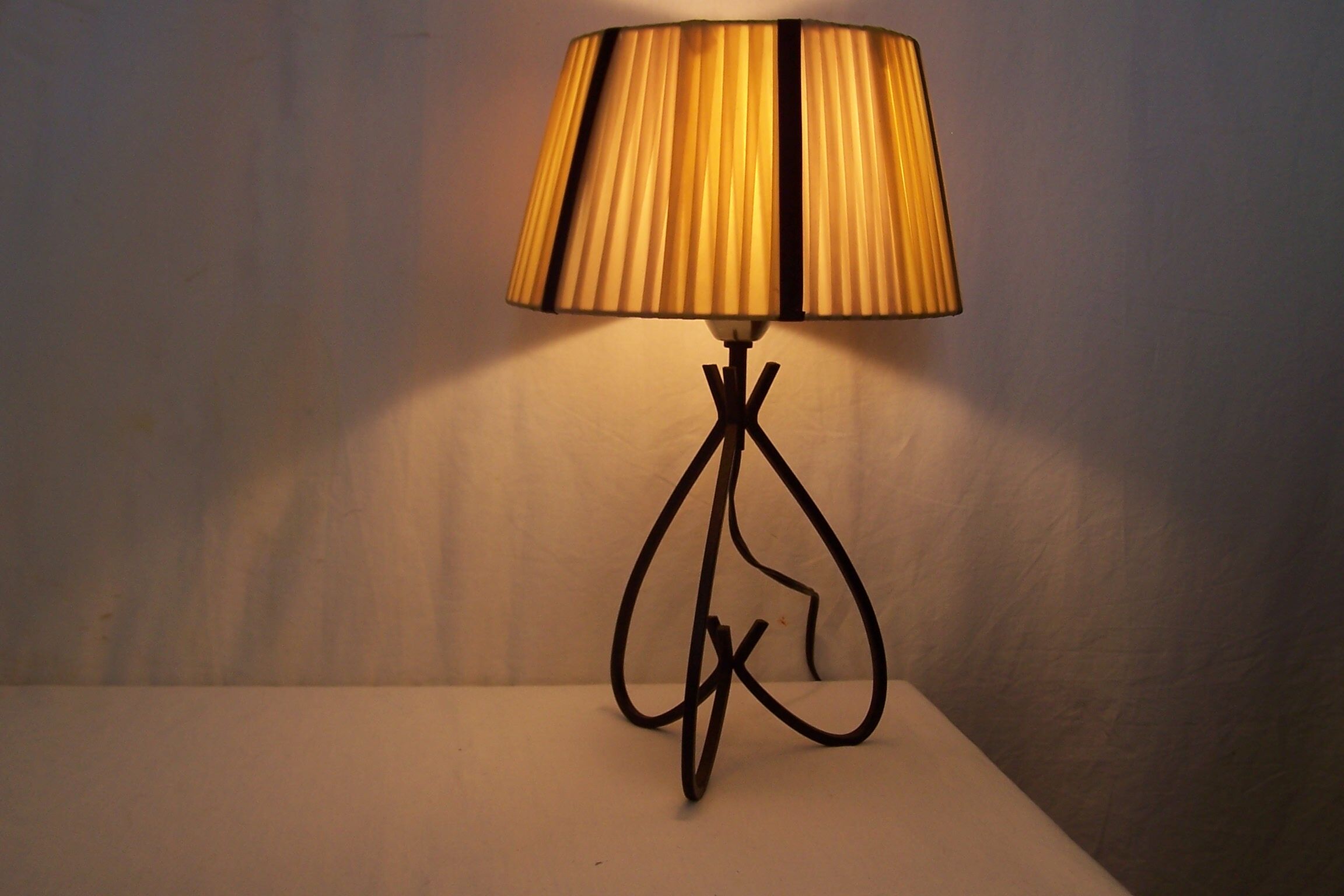 Lampe tripode années 50