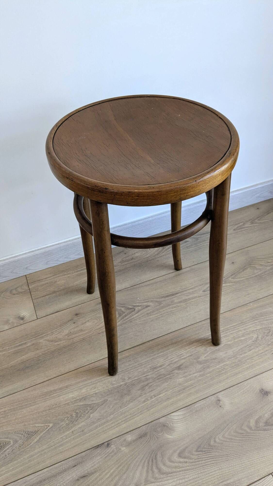 Antique stool J. & J. Kohn in bent wood – Austria – early 20th century