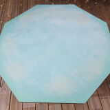 Kindergarten in formica table