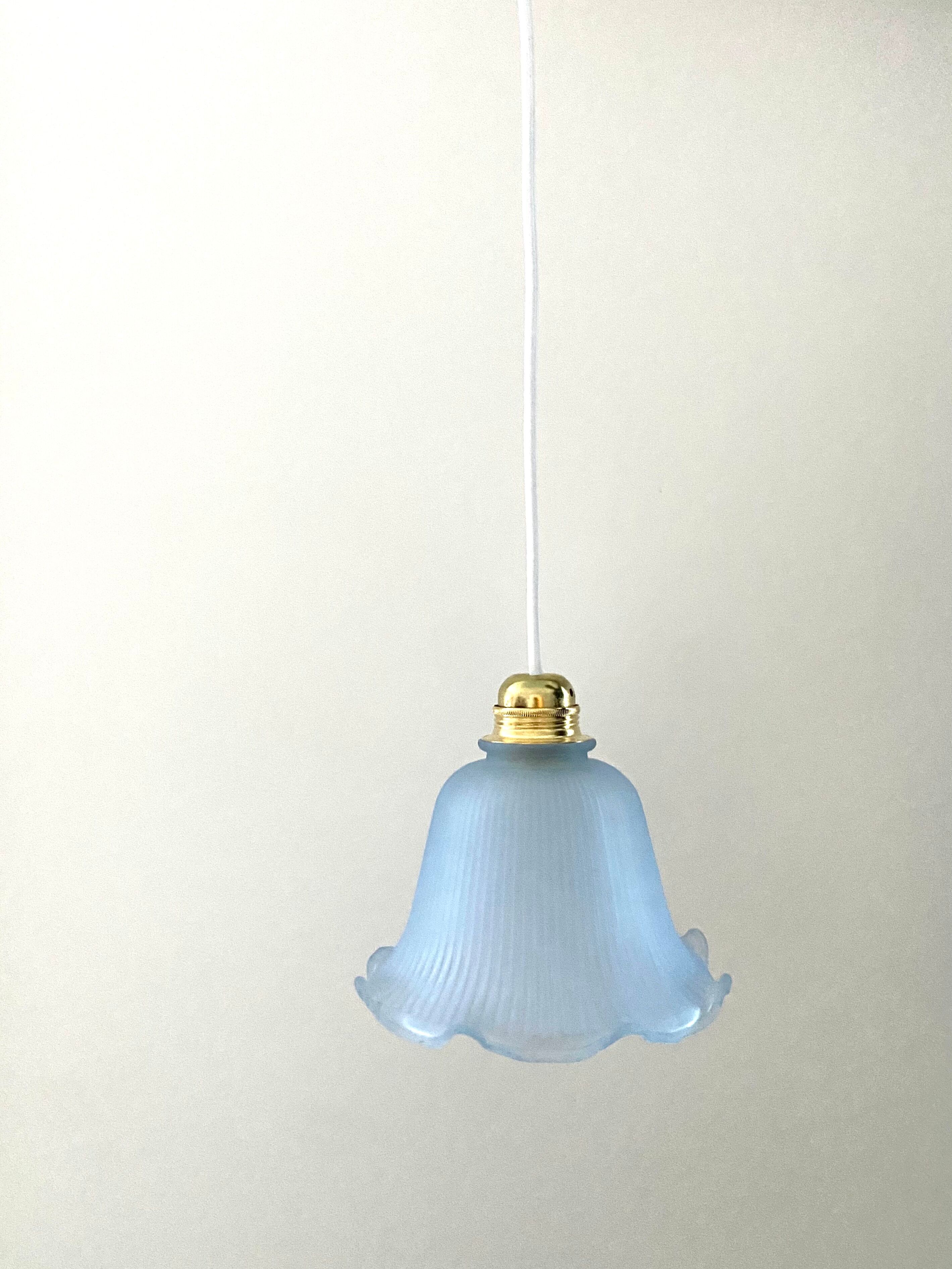 Blue glass tulip suspension lamp