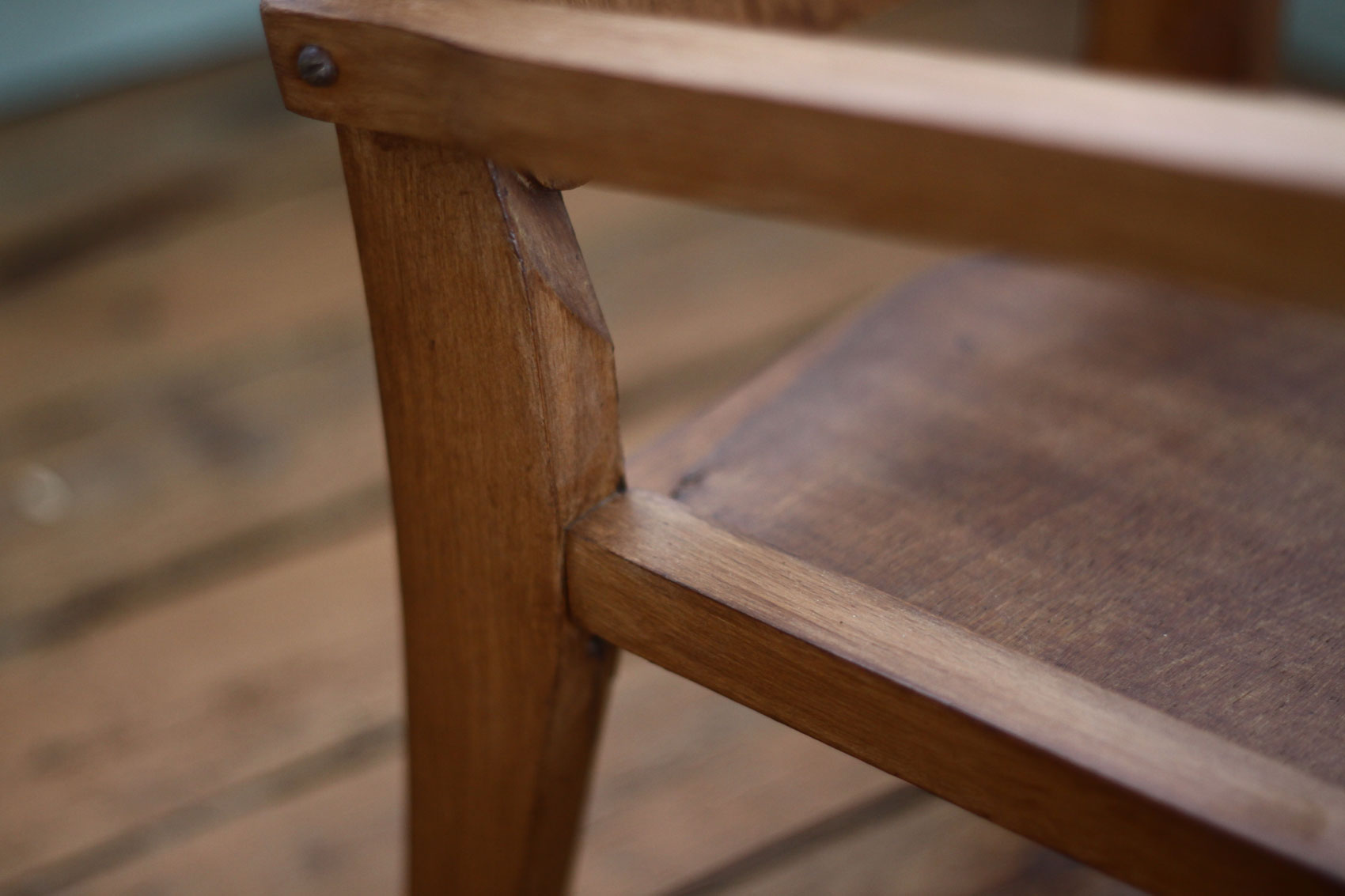 Fauteuil en bois pour enfant