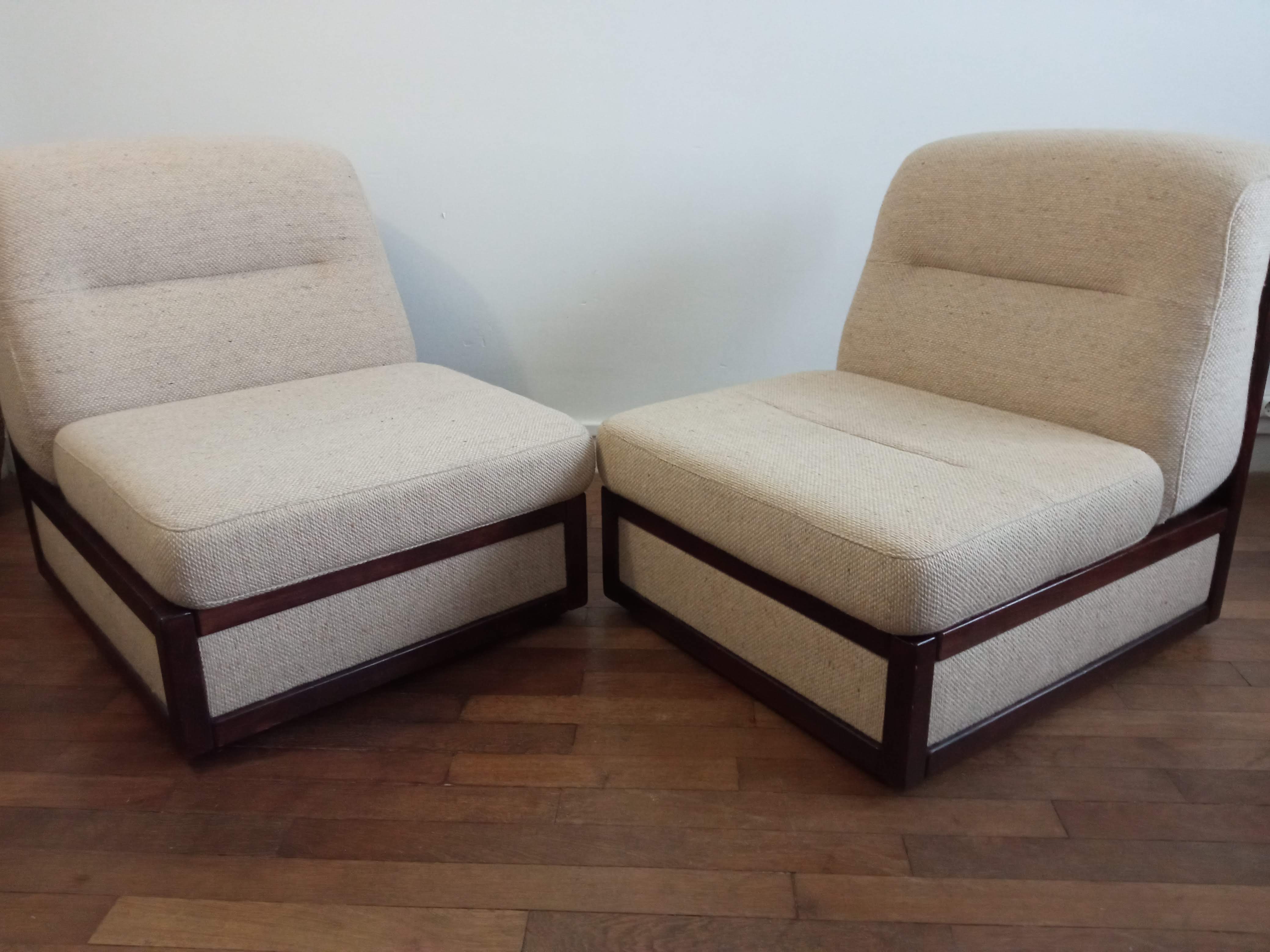 Paire de chauffeuses années 70