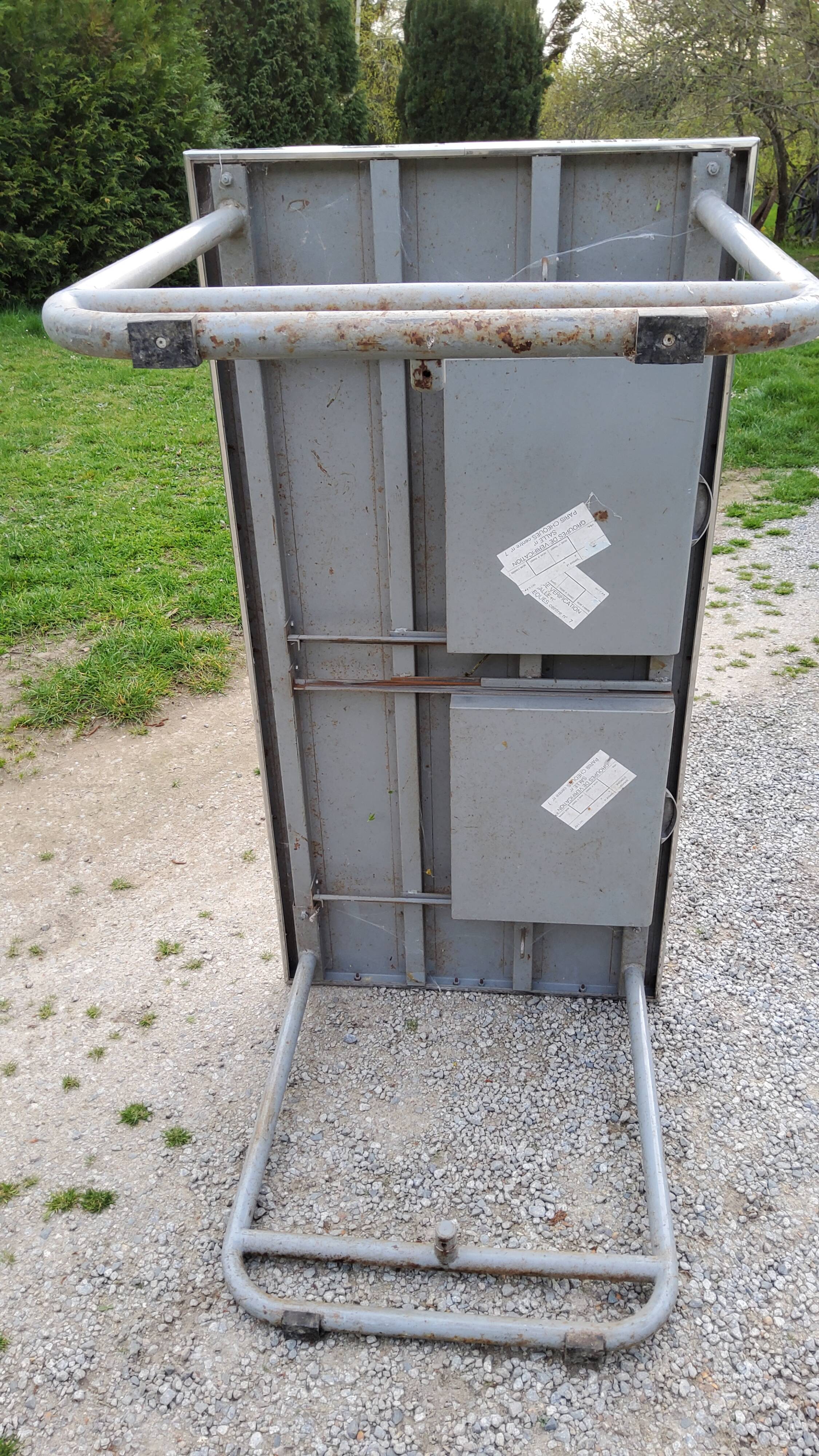 Metal office of the 50s of the Post Office