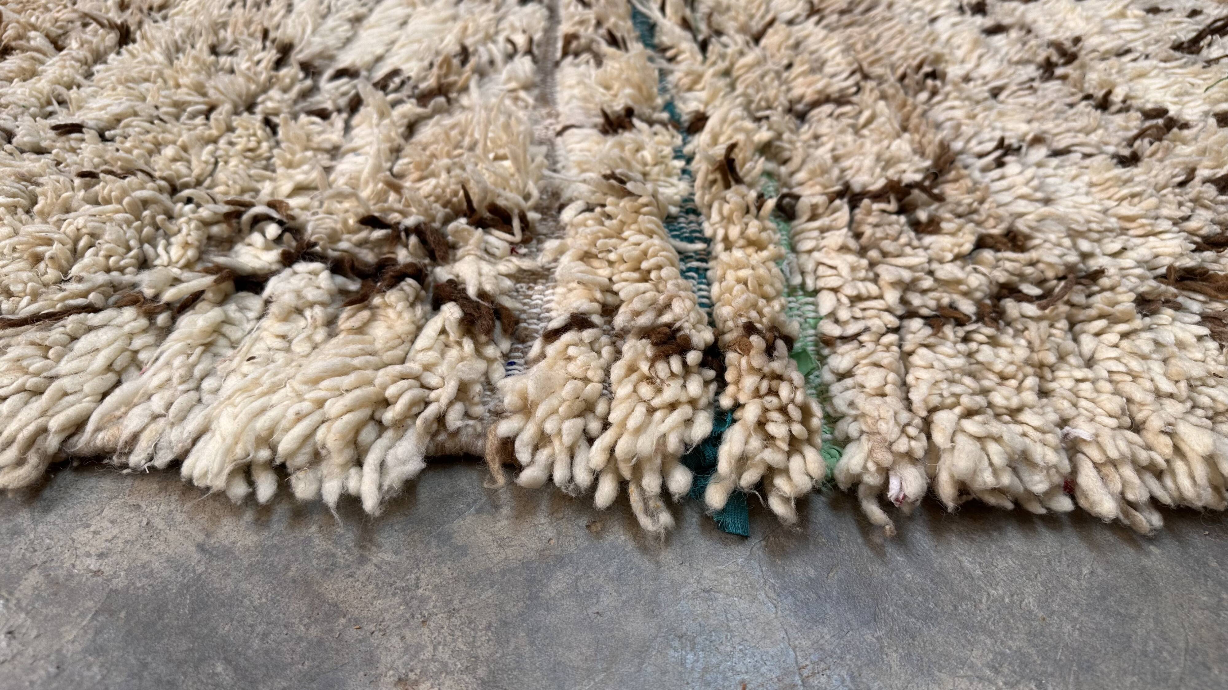 Azilal beige Moroccan rug - 161 x 81 cm