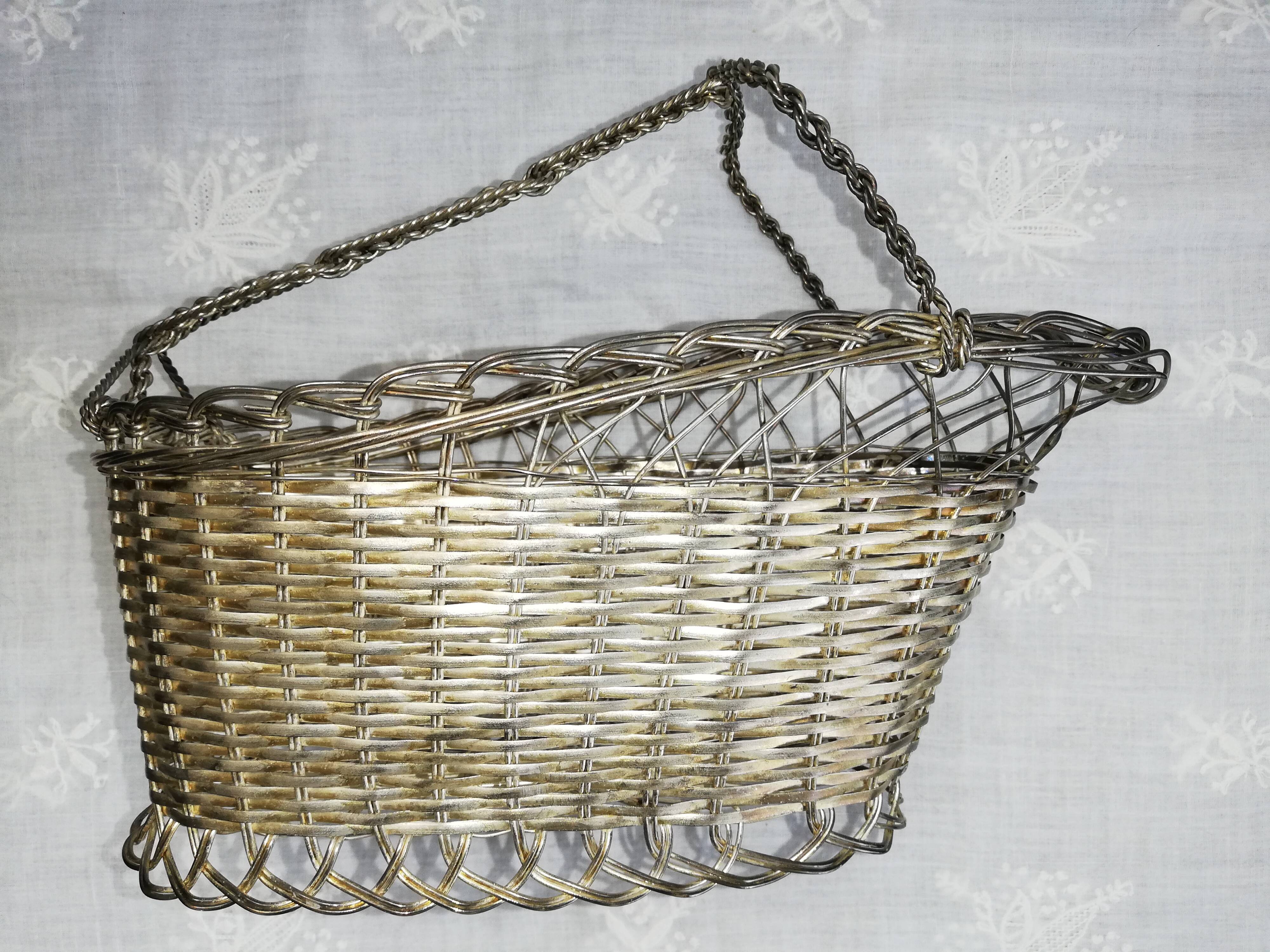 Silver metal pourer basket