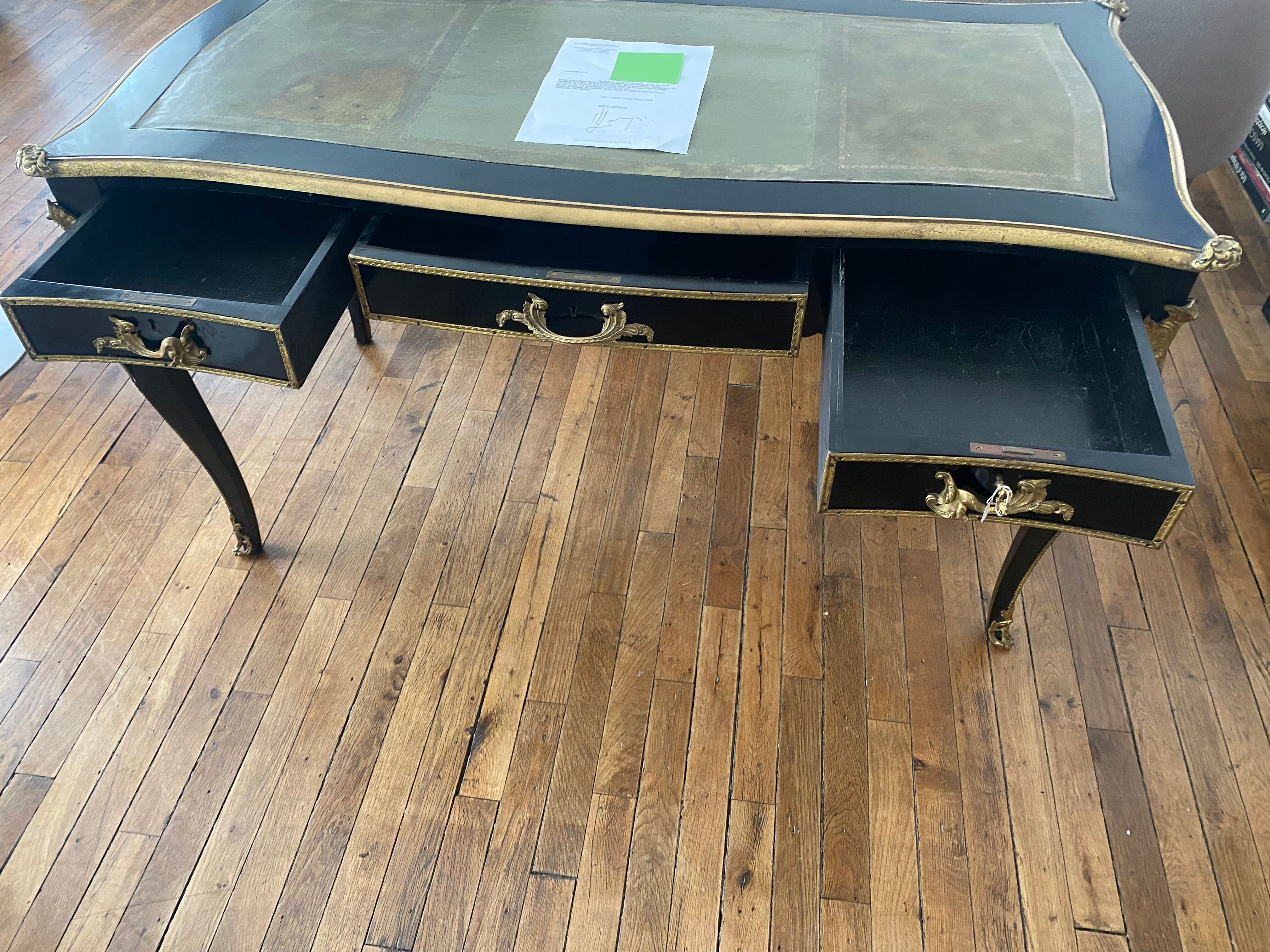 Bureau Louis XV  en bois noirci