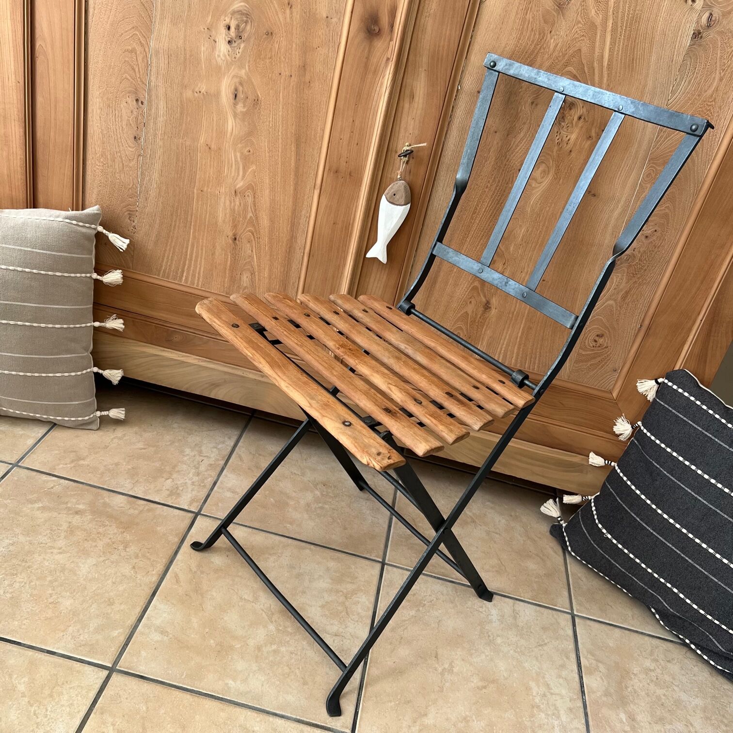 Chaise bistrot ancienne restaurée