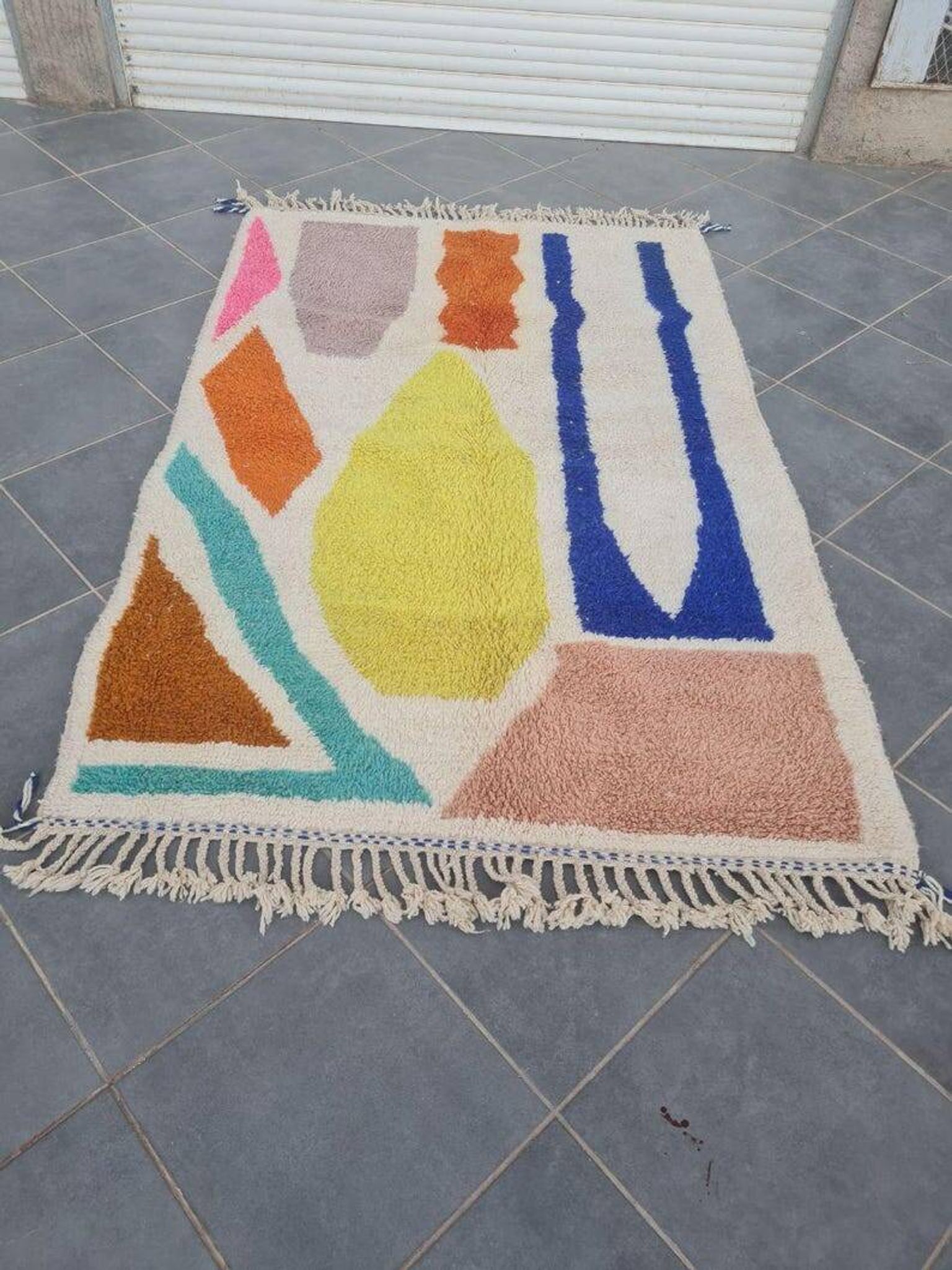 Wool rug 300cm x 200cm