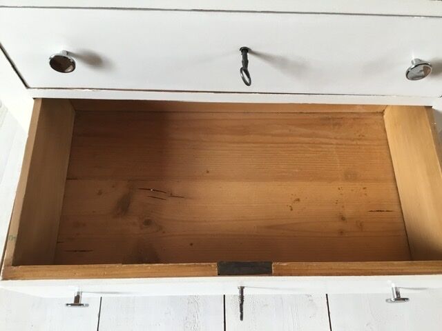 Parisian chest of drawers