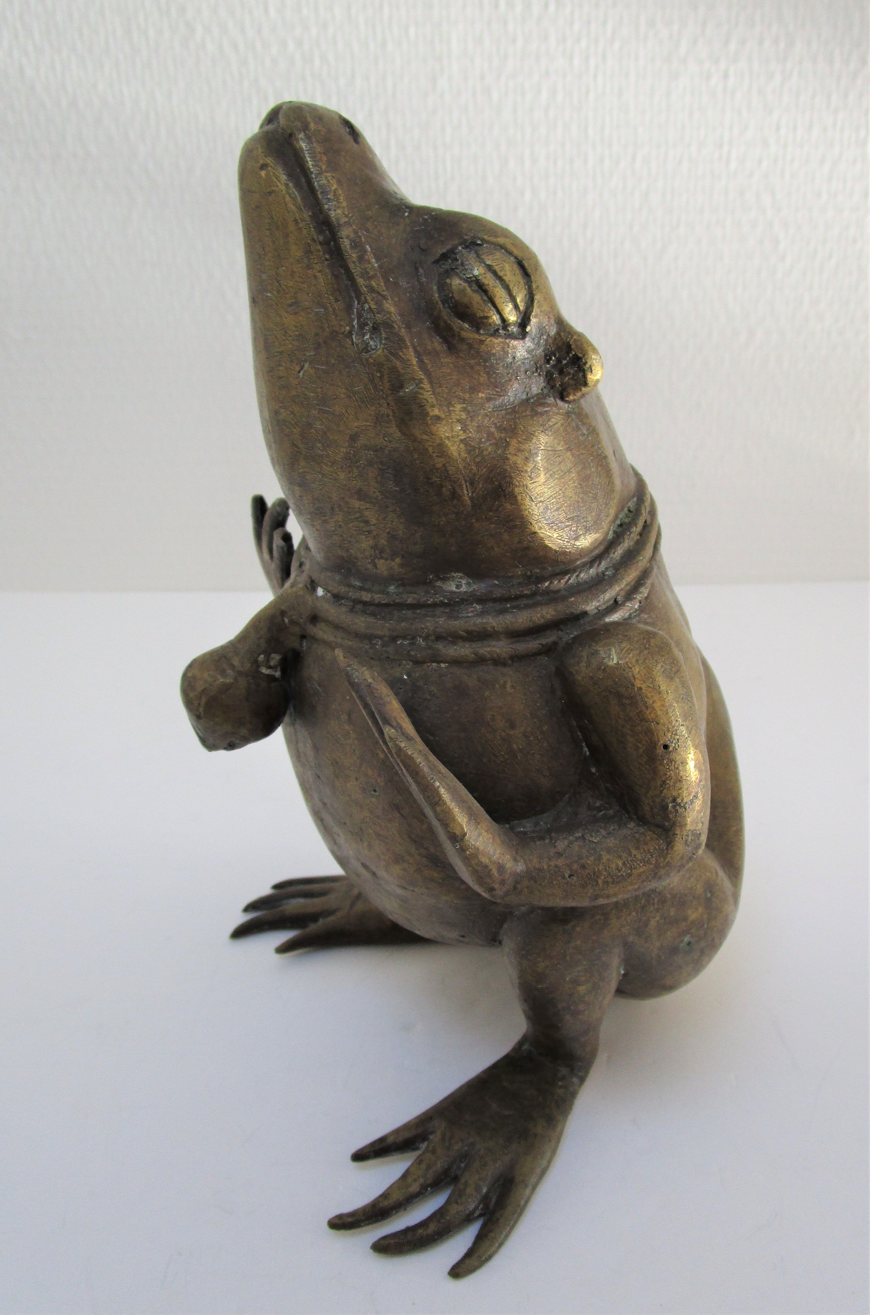 Vintage patinated brass sculptural frog 50-60s
