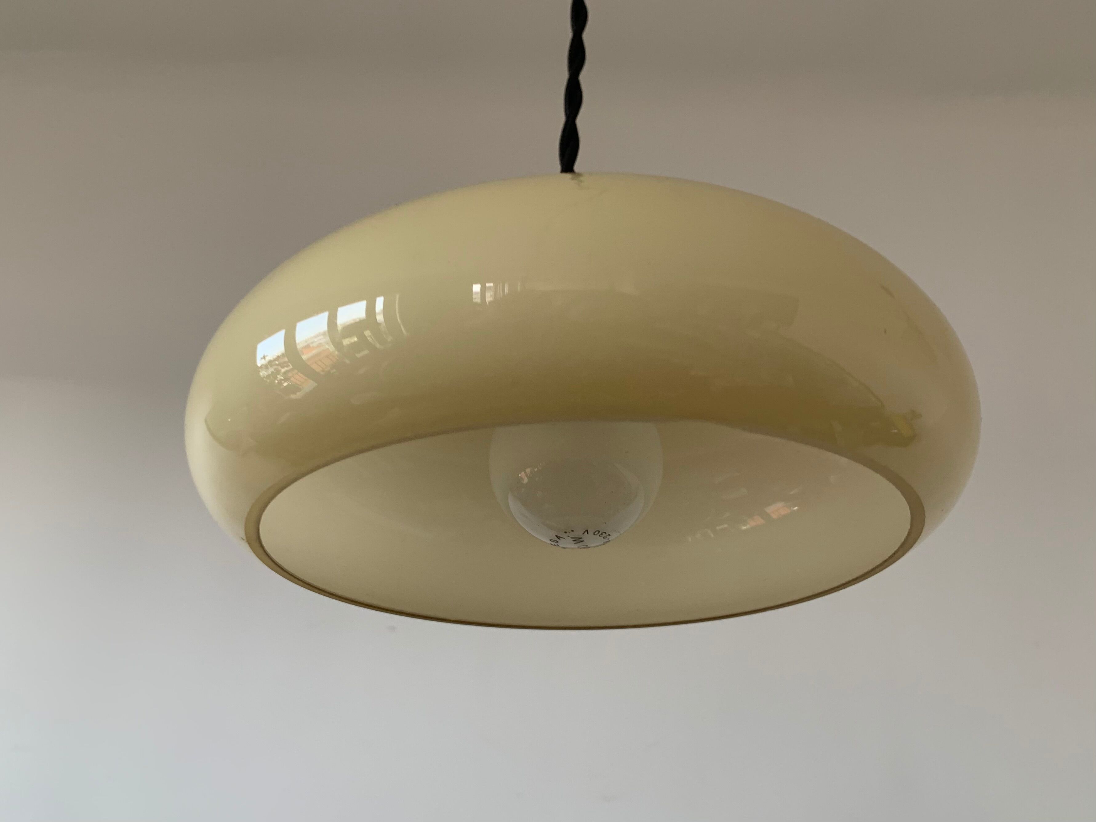 Suspension en verre jaune