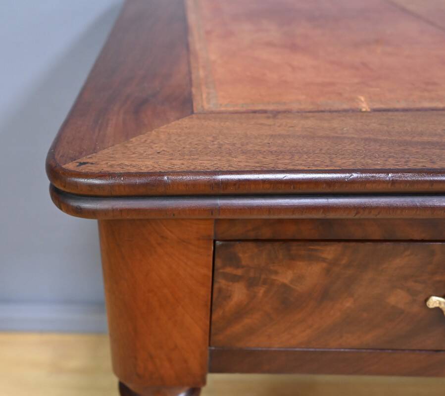 Bureau de Milieu en Acajou – Milieu XIXe