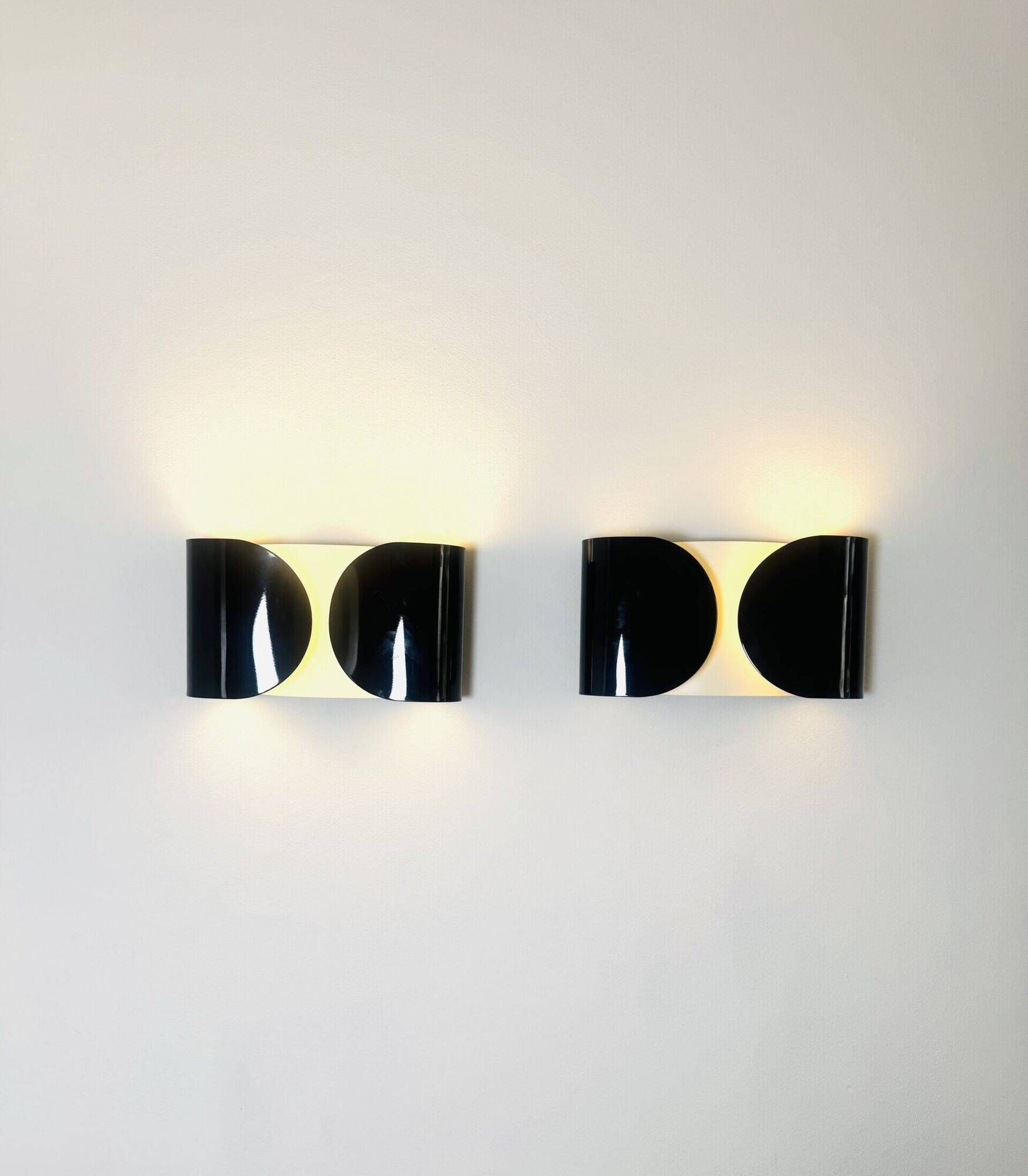 Foglio Wall Lamps In Black And White By Tobia Scarpa For Flos, Italy 1980S