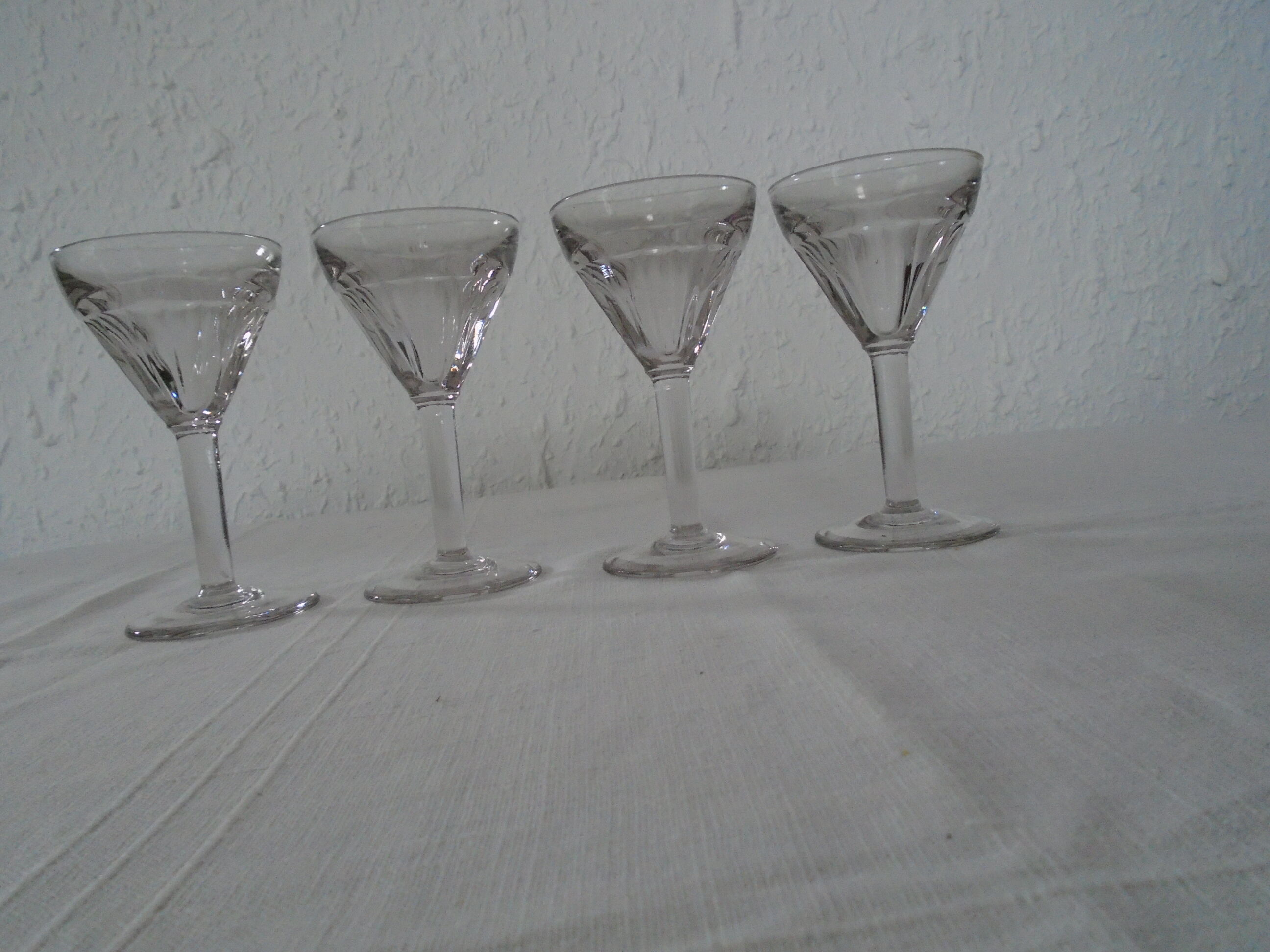 4 old glasses bistro thick bubble glass
