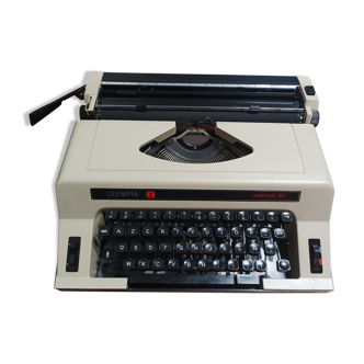 Machine à écrire Olympia Conformatic 311 vintage
