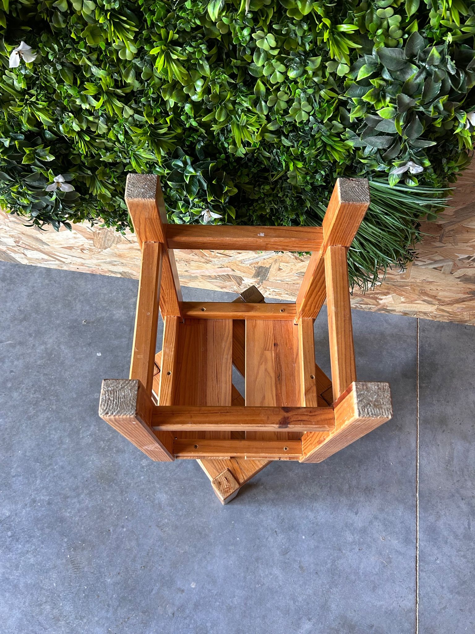 set of 3 stools in the style of the Perriand arches, in rush