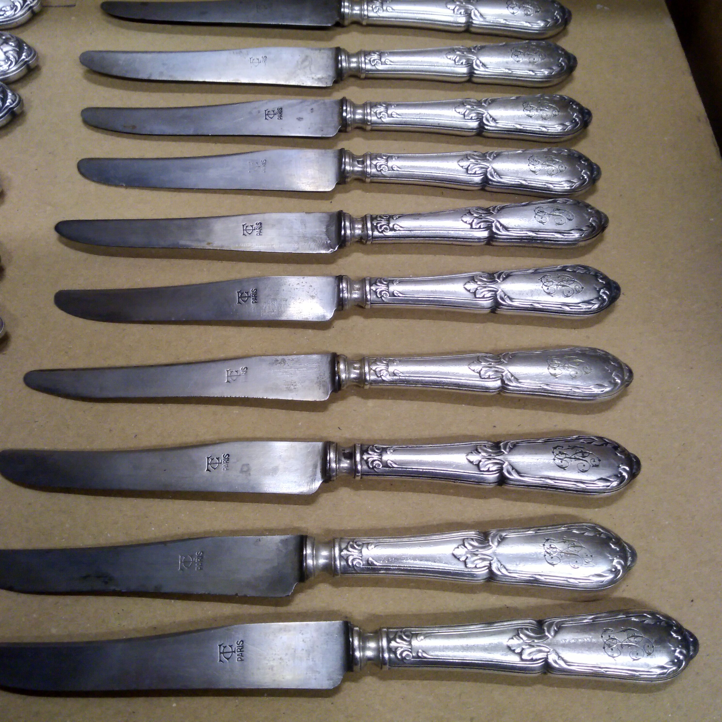 Table knife service and dessert knives