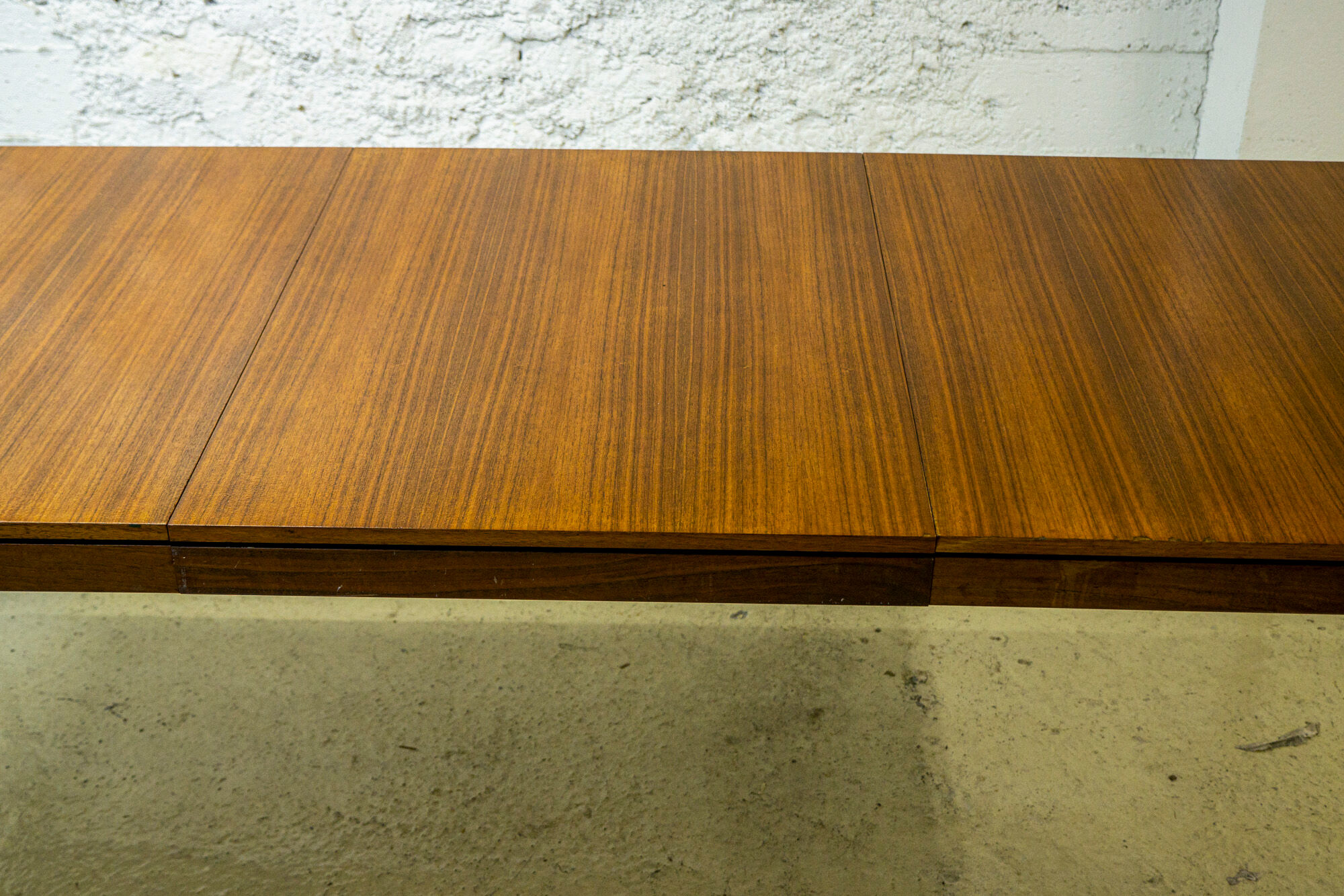 Low extension table in teck Knoll vintage