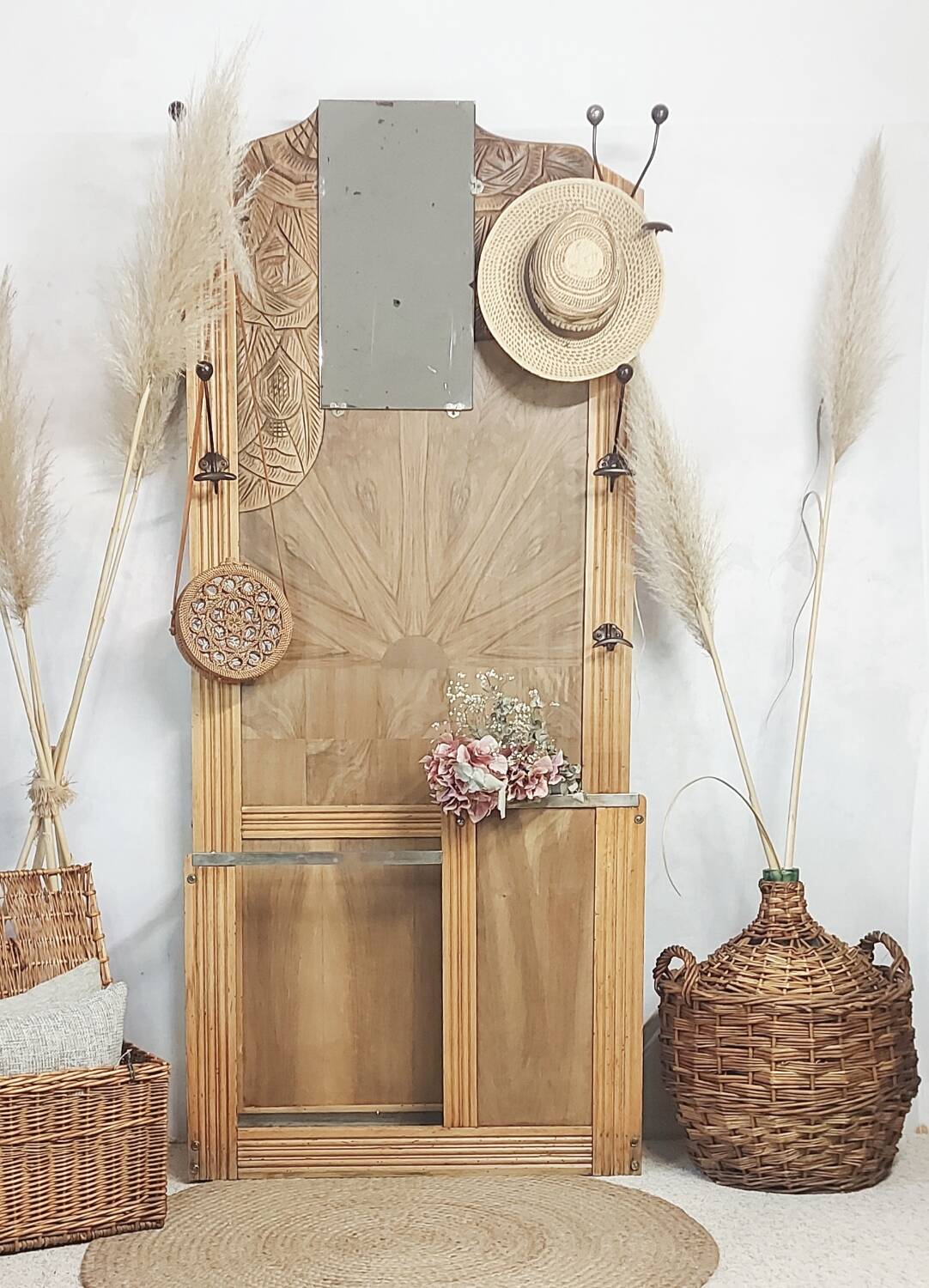 Art deco locker room