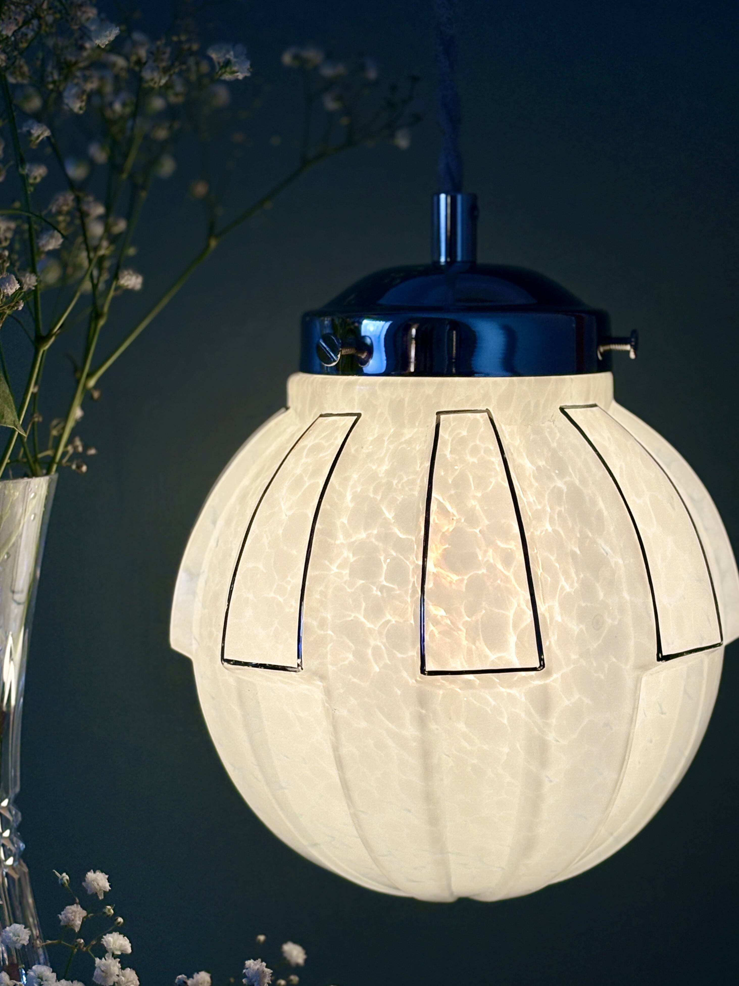 Vintage art deco globe pendant light in white and silver Clichy glass