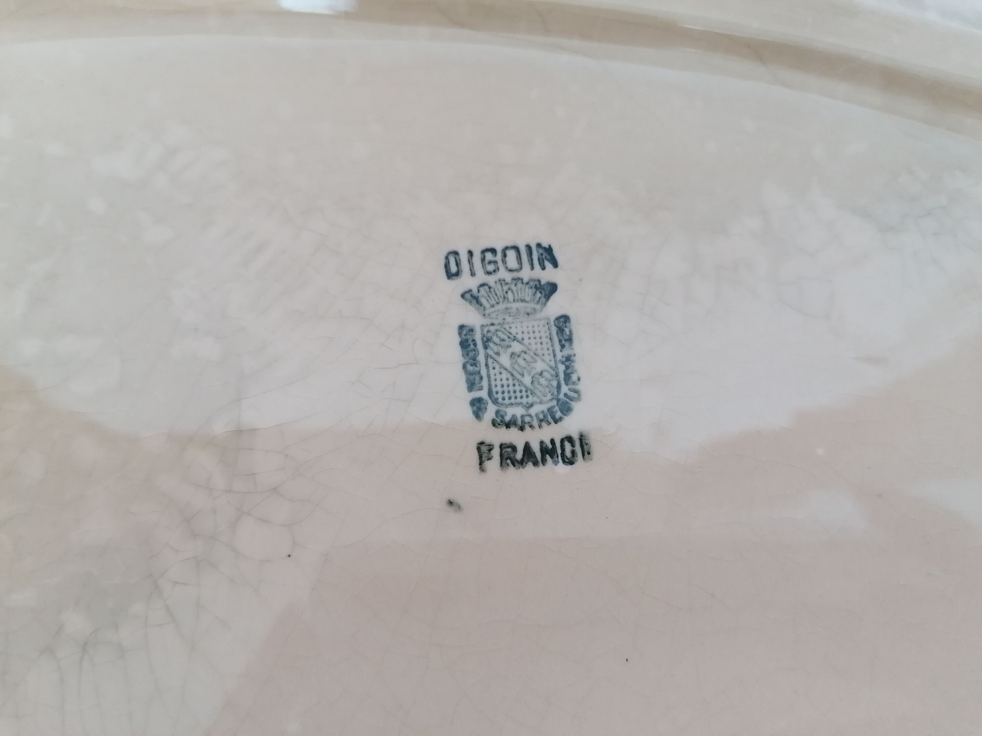 Digoin fish dish Sarreguemines