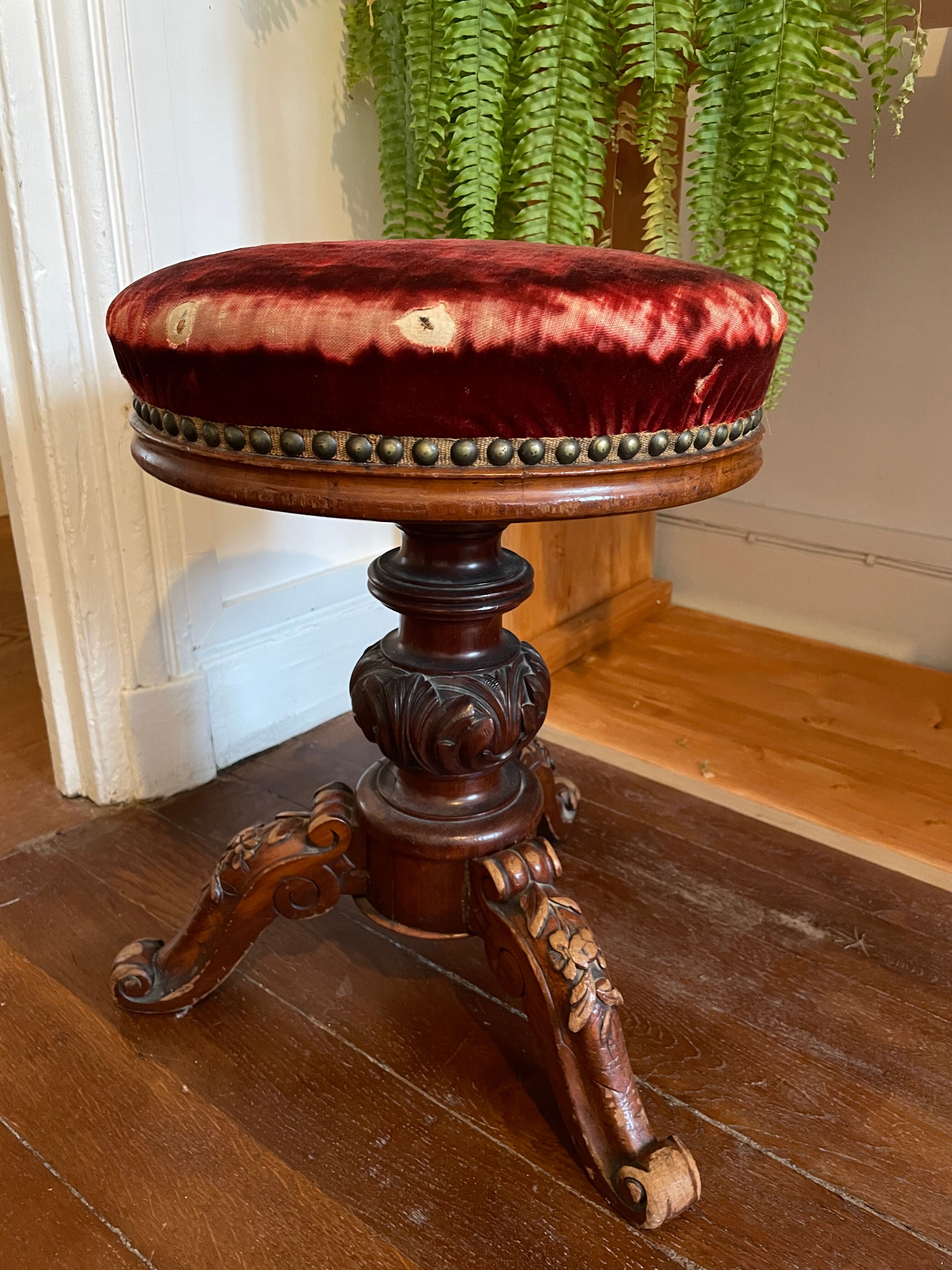 Piano stool