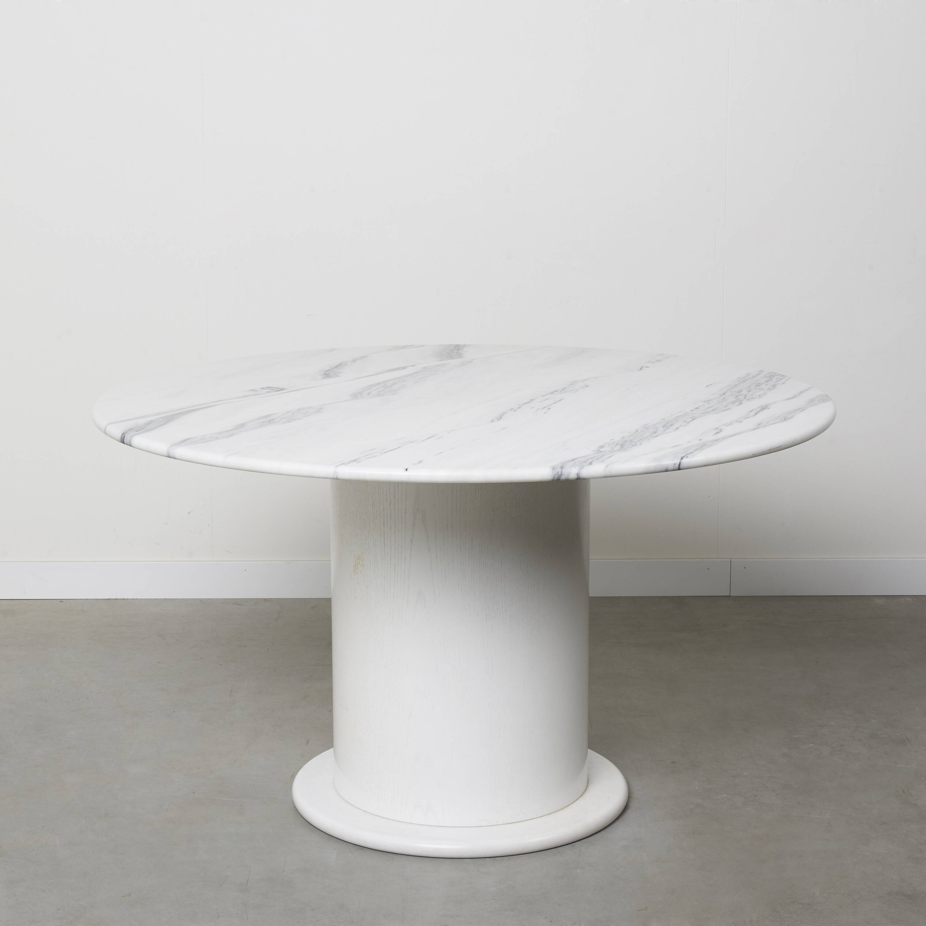 Table à manger ronde en marbre de Carrare, années 1970