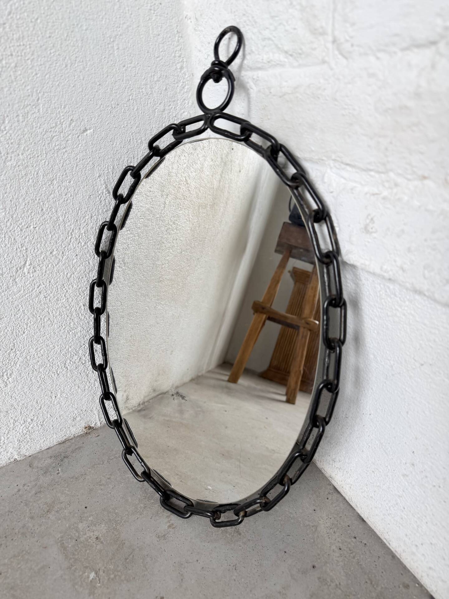 Miroir brutaliste ovale « chaine » 1950