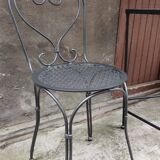 Chaise en fer forgé gris foncé