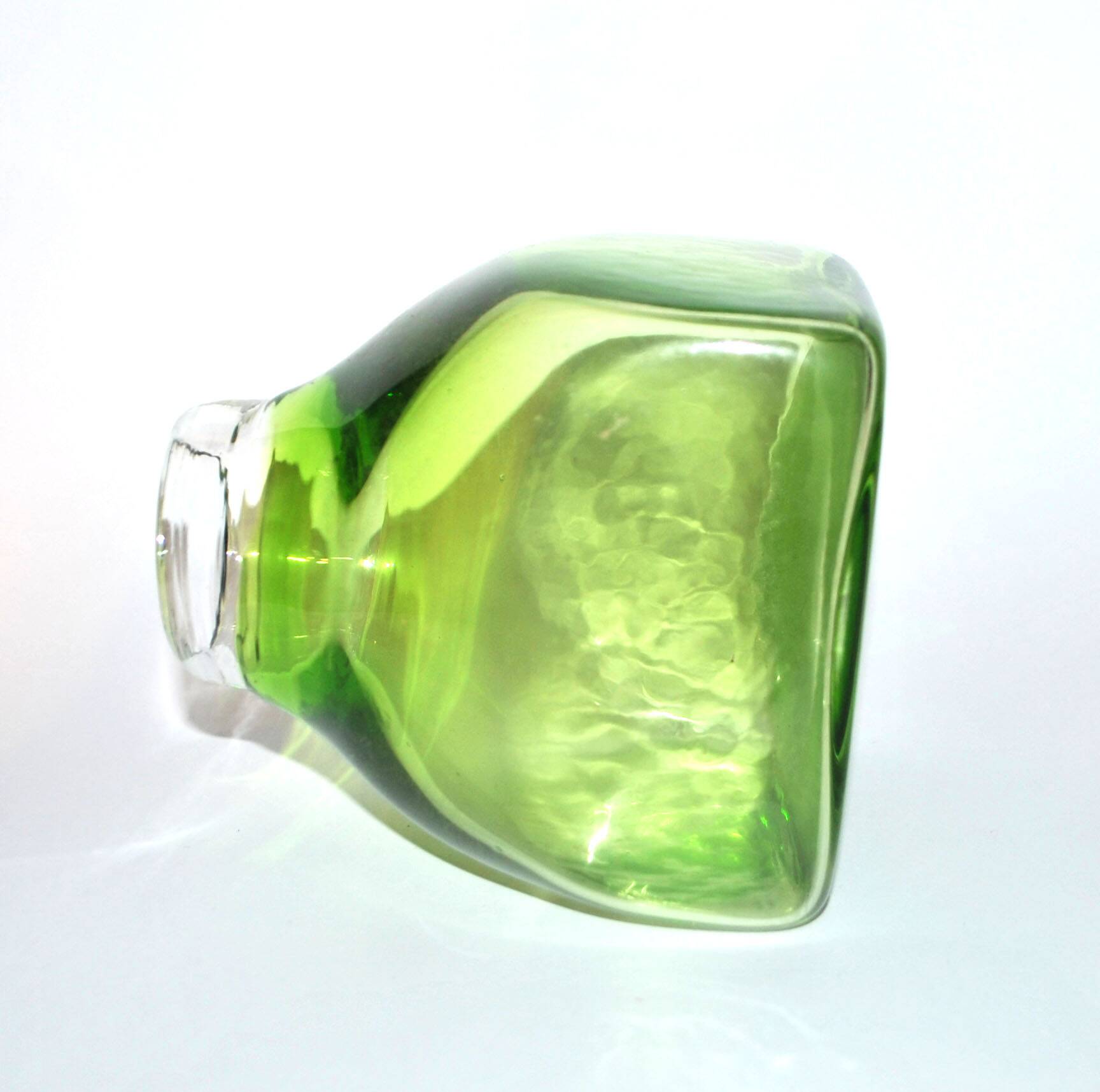 DESIGN Scandinavian vase in lined blown glass Green 1960-70 dlG Whitefriars