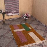 Traditional handmade Berber rug, size 150 x 250 cm