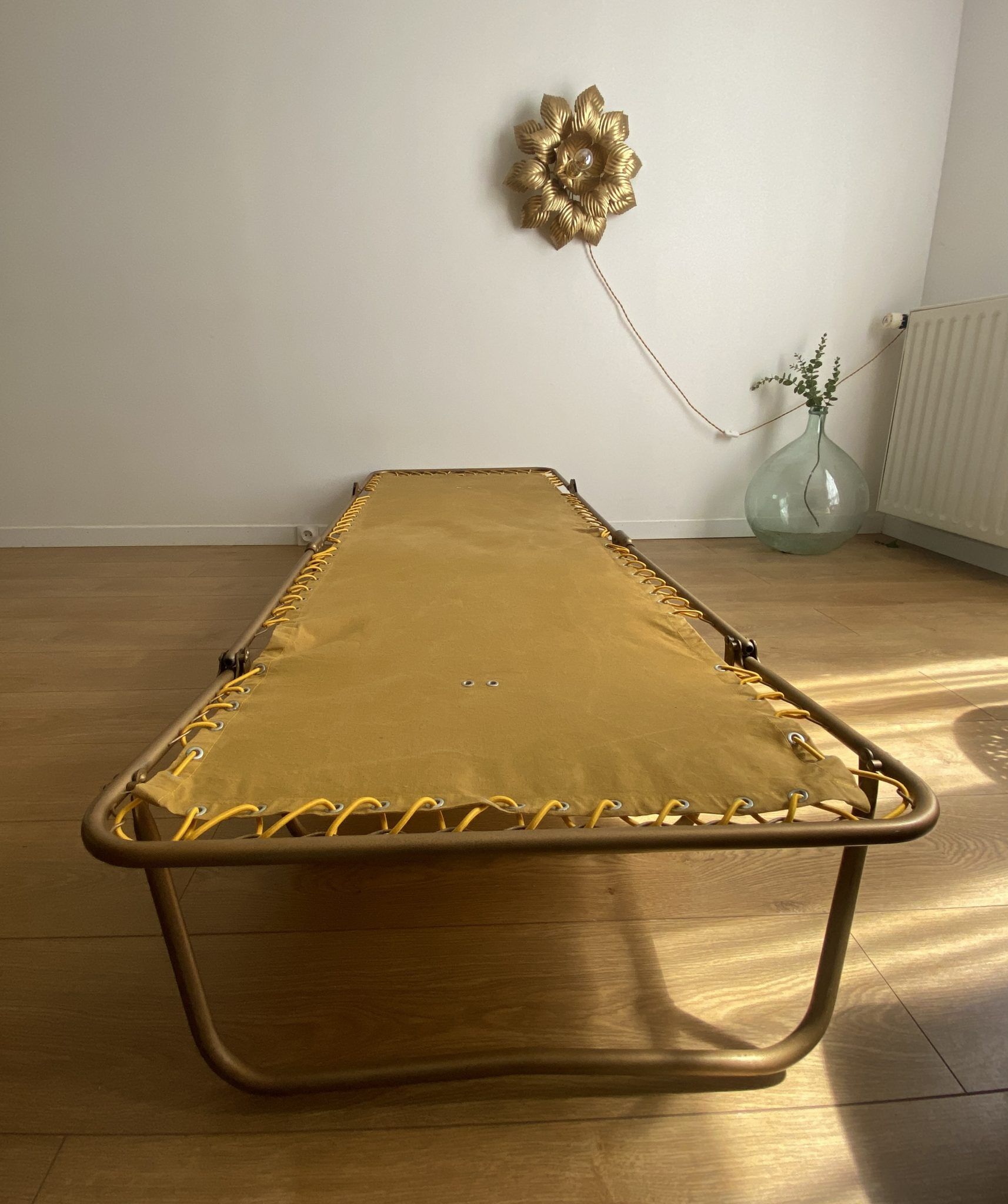 VINTAGE FOLDING CAMP BED