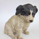 Chien en terre cuite peinte