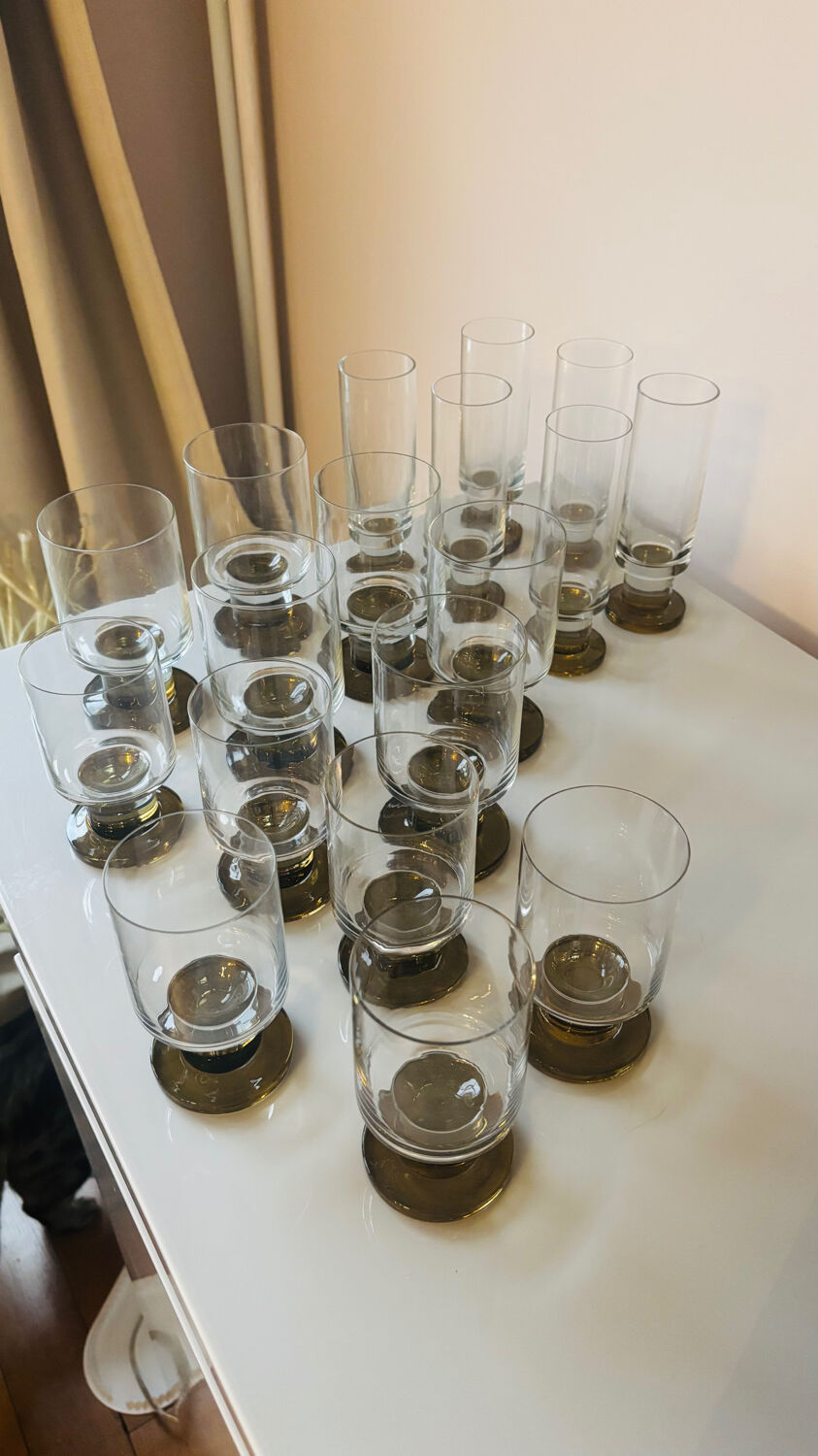 Lot de 18 verres en cristal vintage années 70