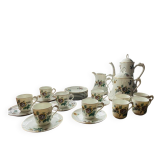 Ancien service à café en porcelaine
