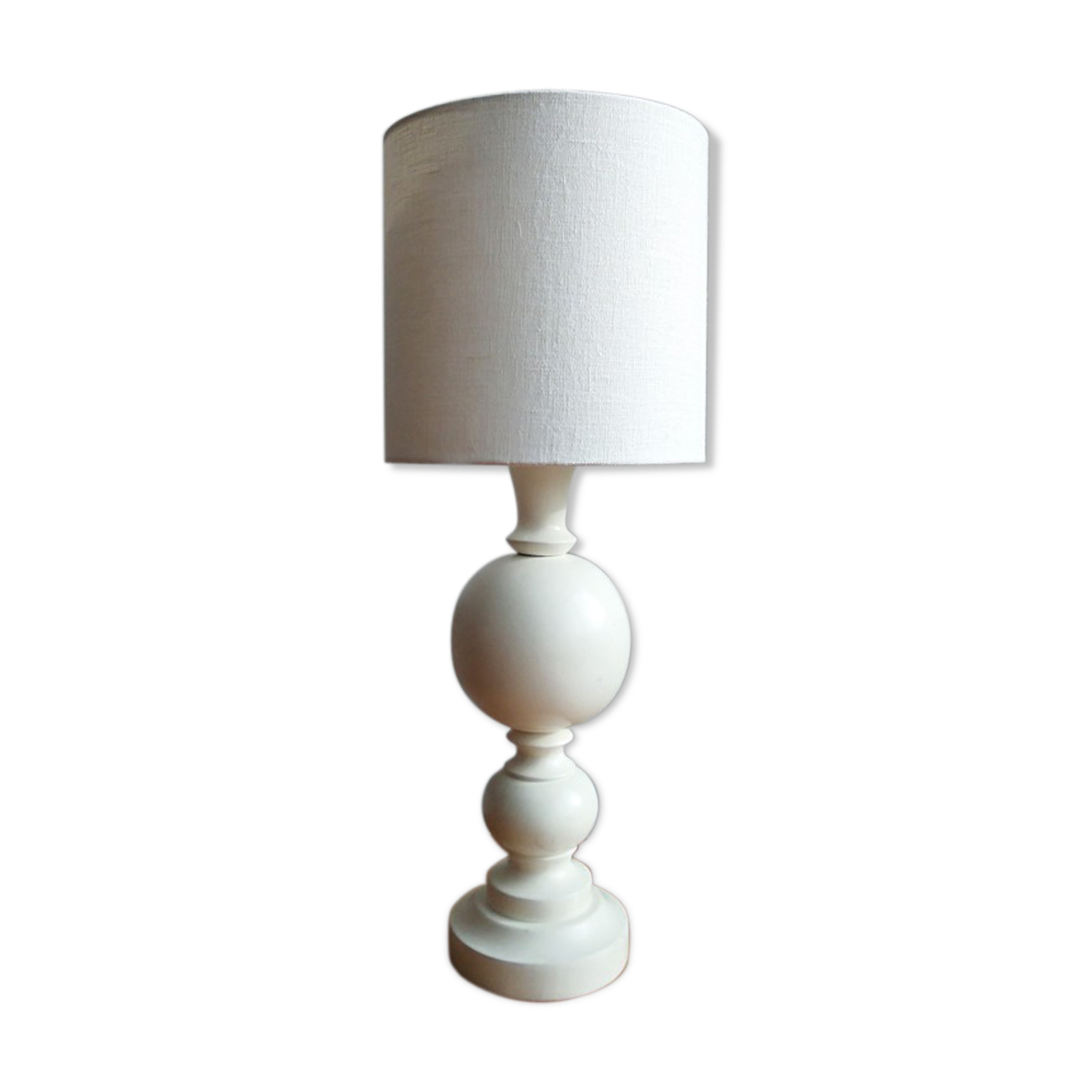 White turned wooden lamp from the 1970s